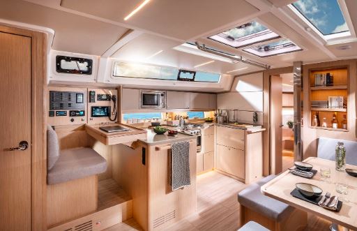 Bavaria C46 — photo 12