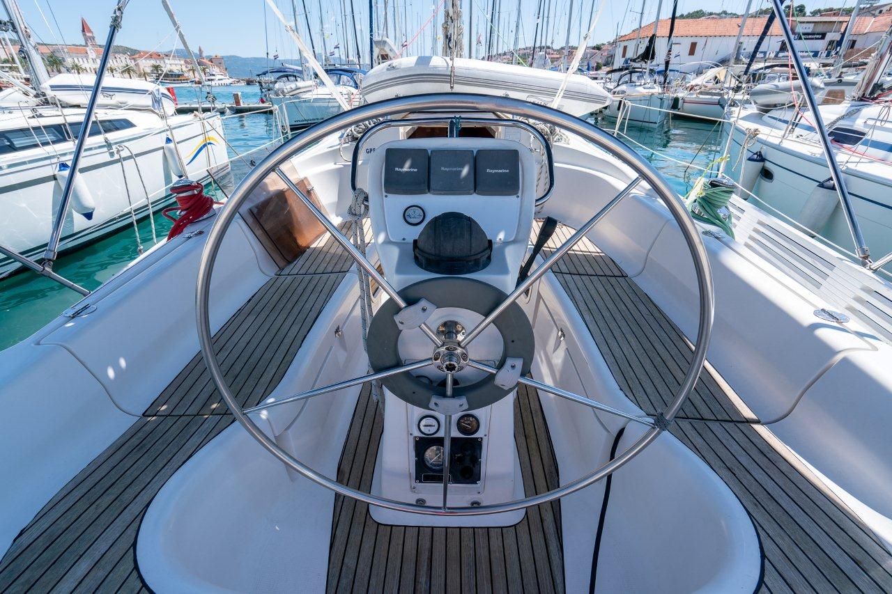 Bavaria 36 Cruiser — photo 6