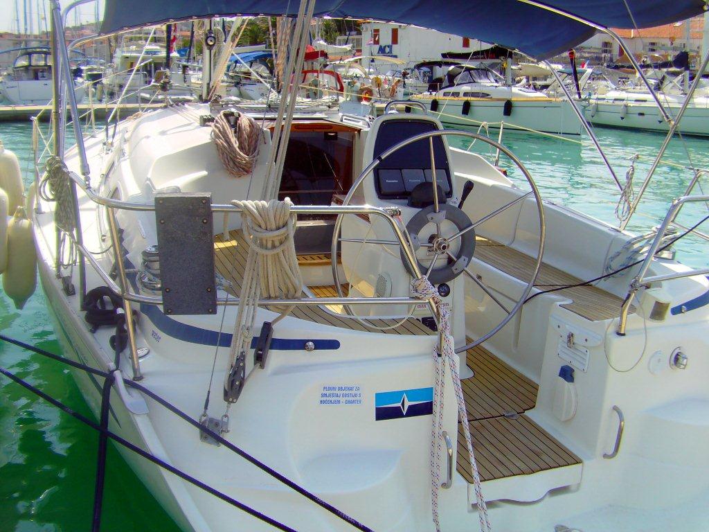 Bavaria 33 Cruiser — photo 2
