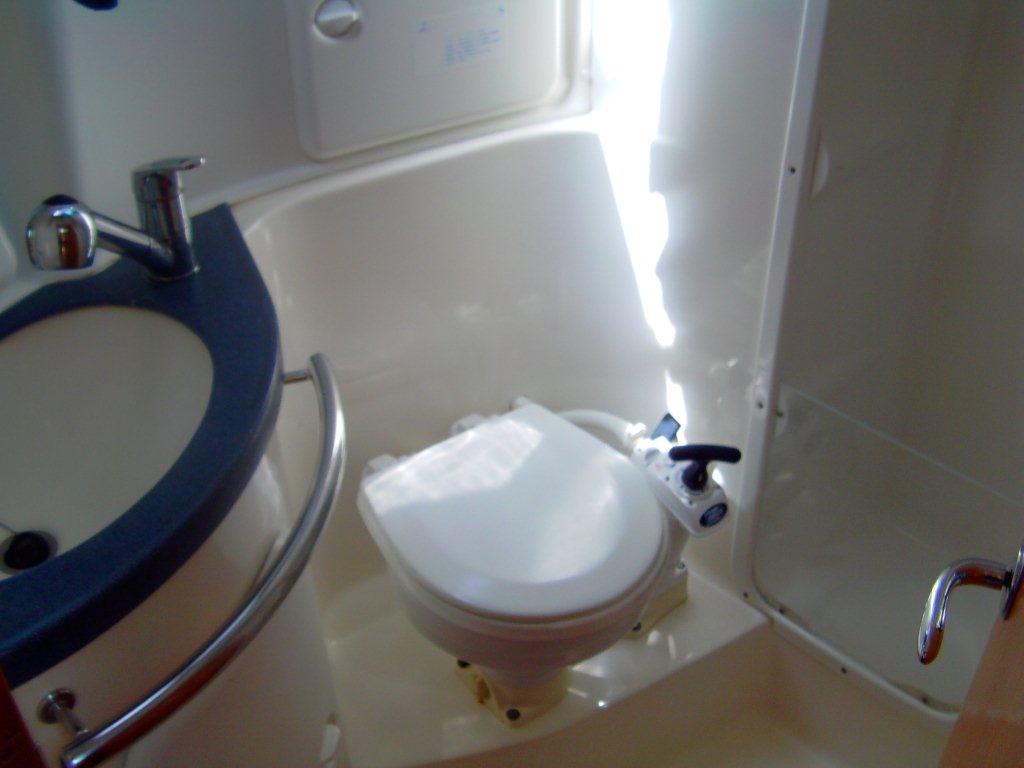 Bavaria 33 Cruiser — photo 8