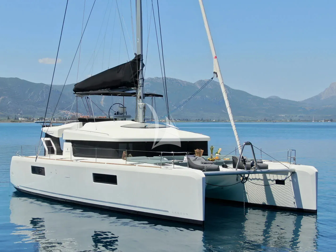 Lagoon 52 — photo 1