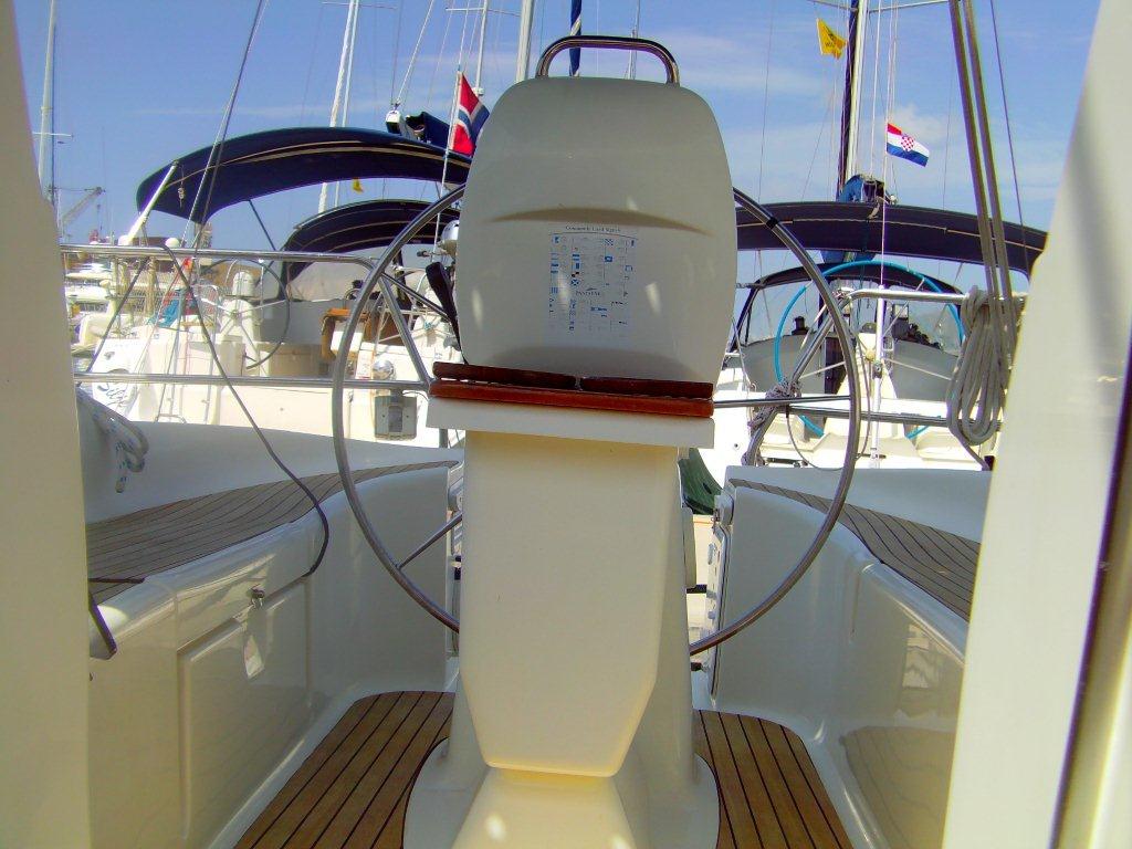 Bavaria 33 Cruiser — photo 5
