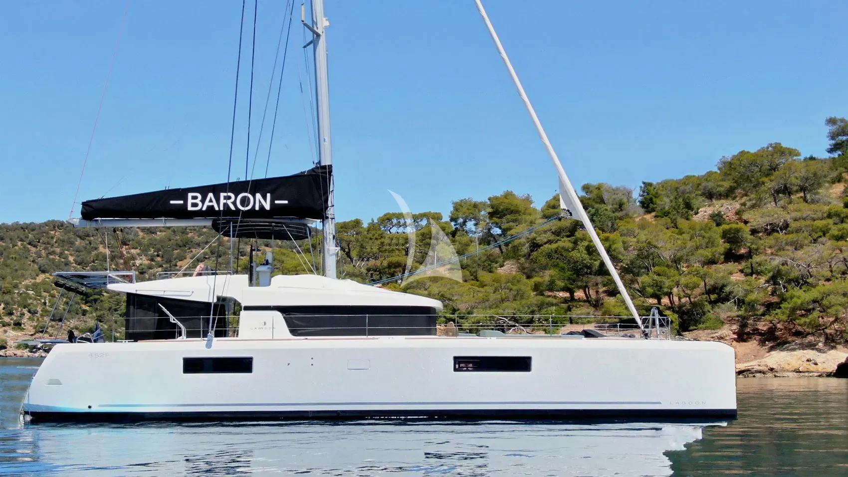Lagoon 52 — photo 11