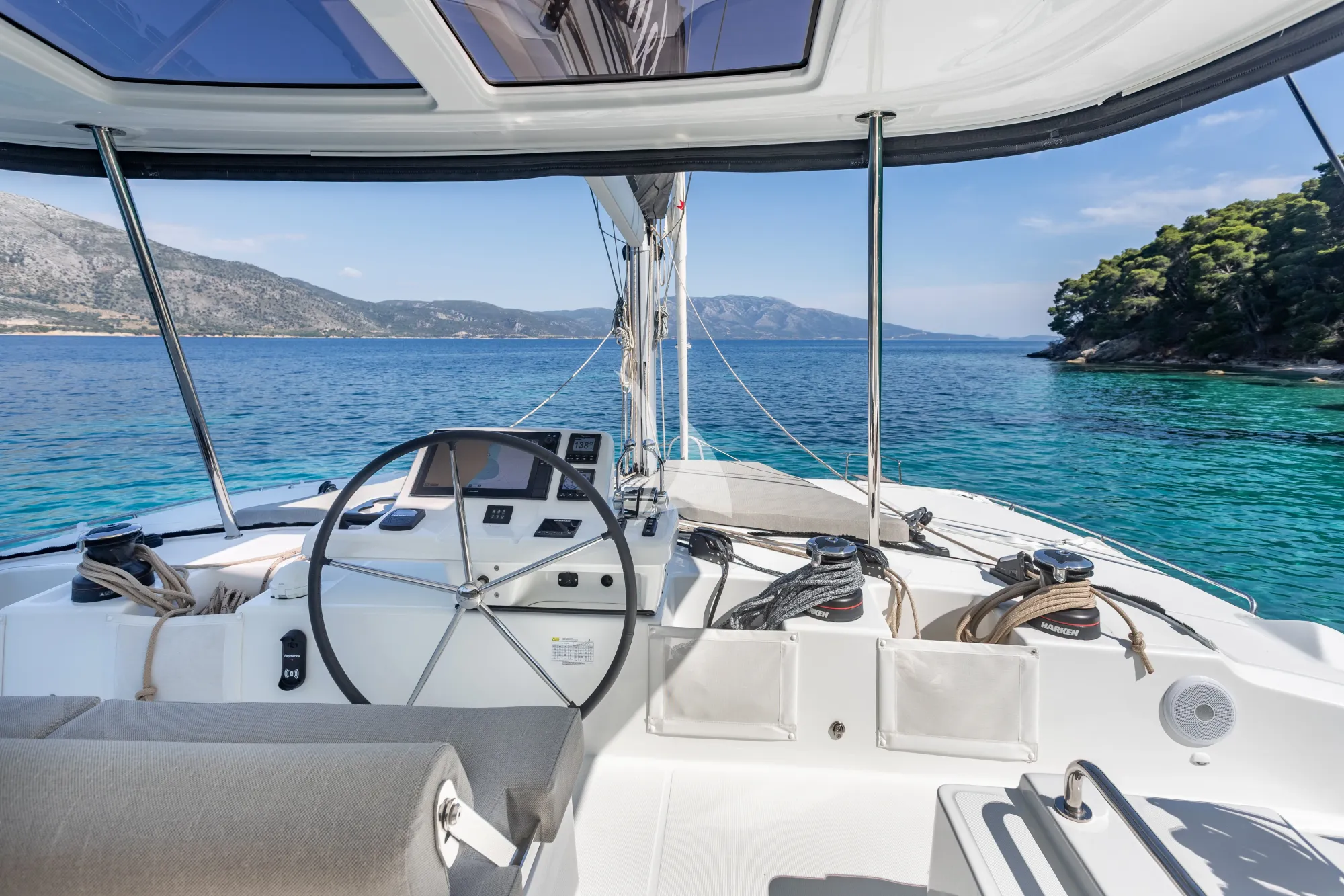 Lagoon 51 — photo 20