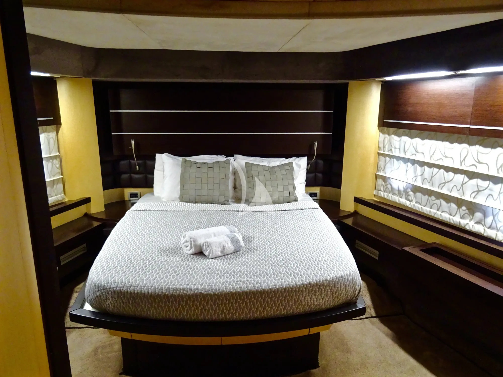 Azimut 86 — photo 21