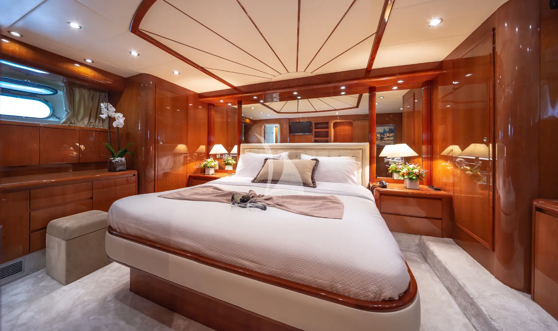 Falcon 86 — photo 35