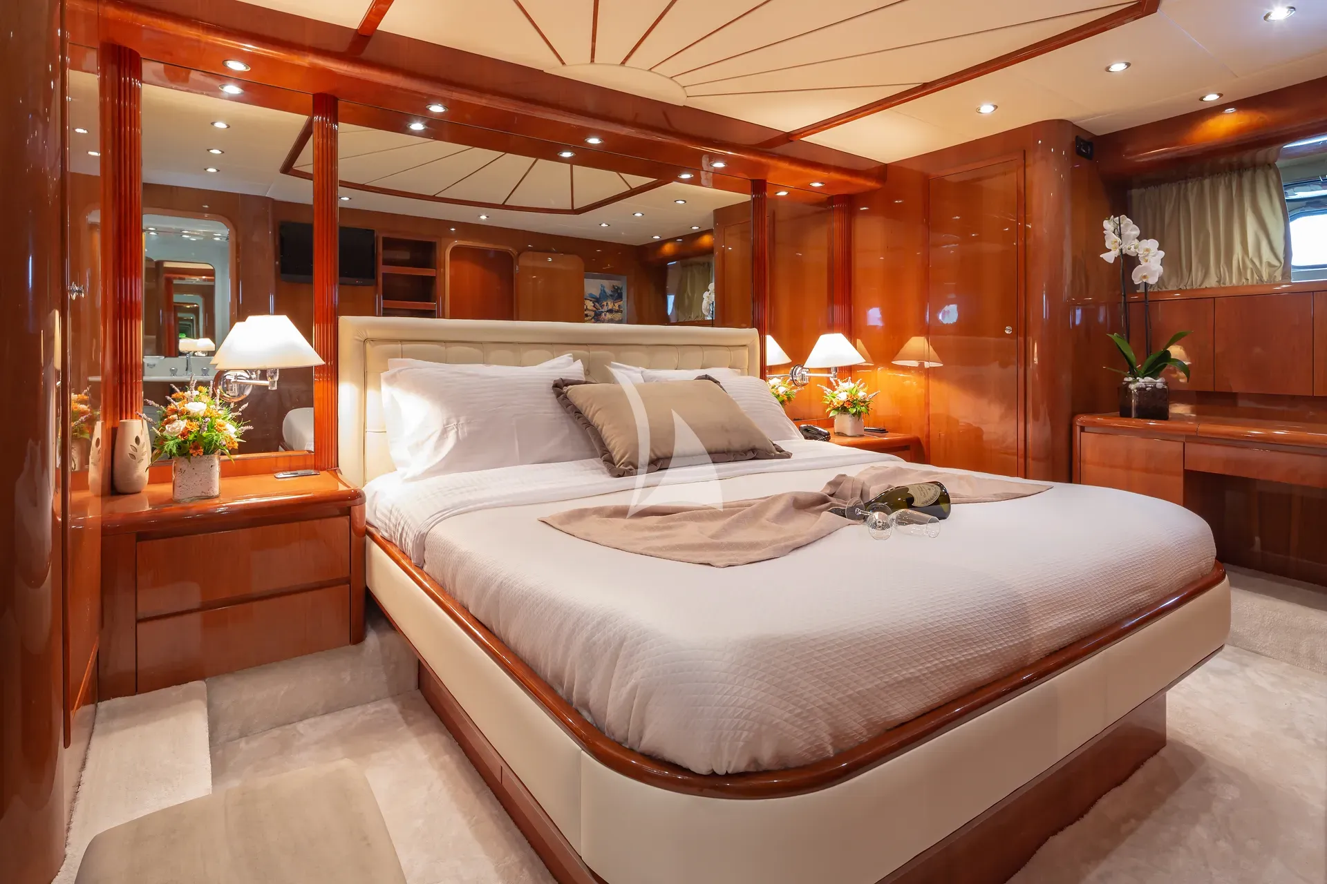 Falcon 86 — photo 16