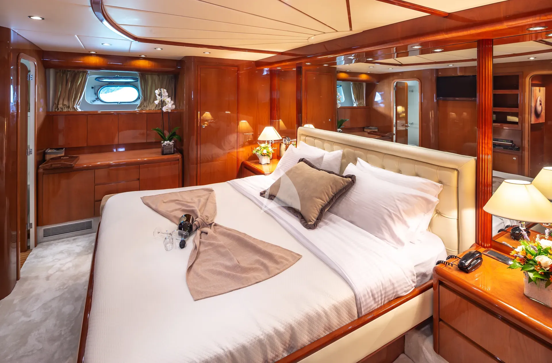 Falcon 86 — photo 19
