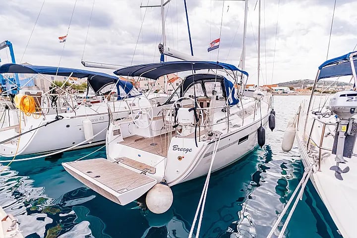 Bavaria Cruiser 37 — photo 7