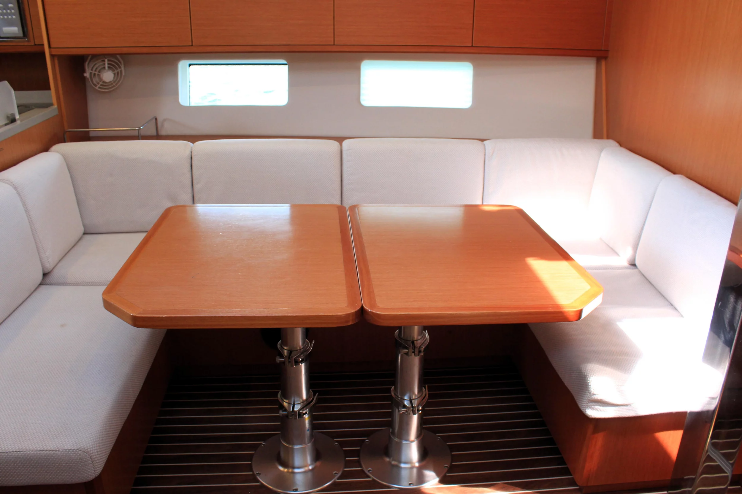 Bavaria C45 Style (Amaryllis)  - 14