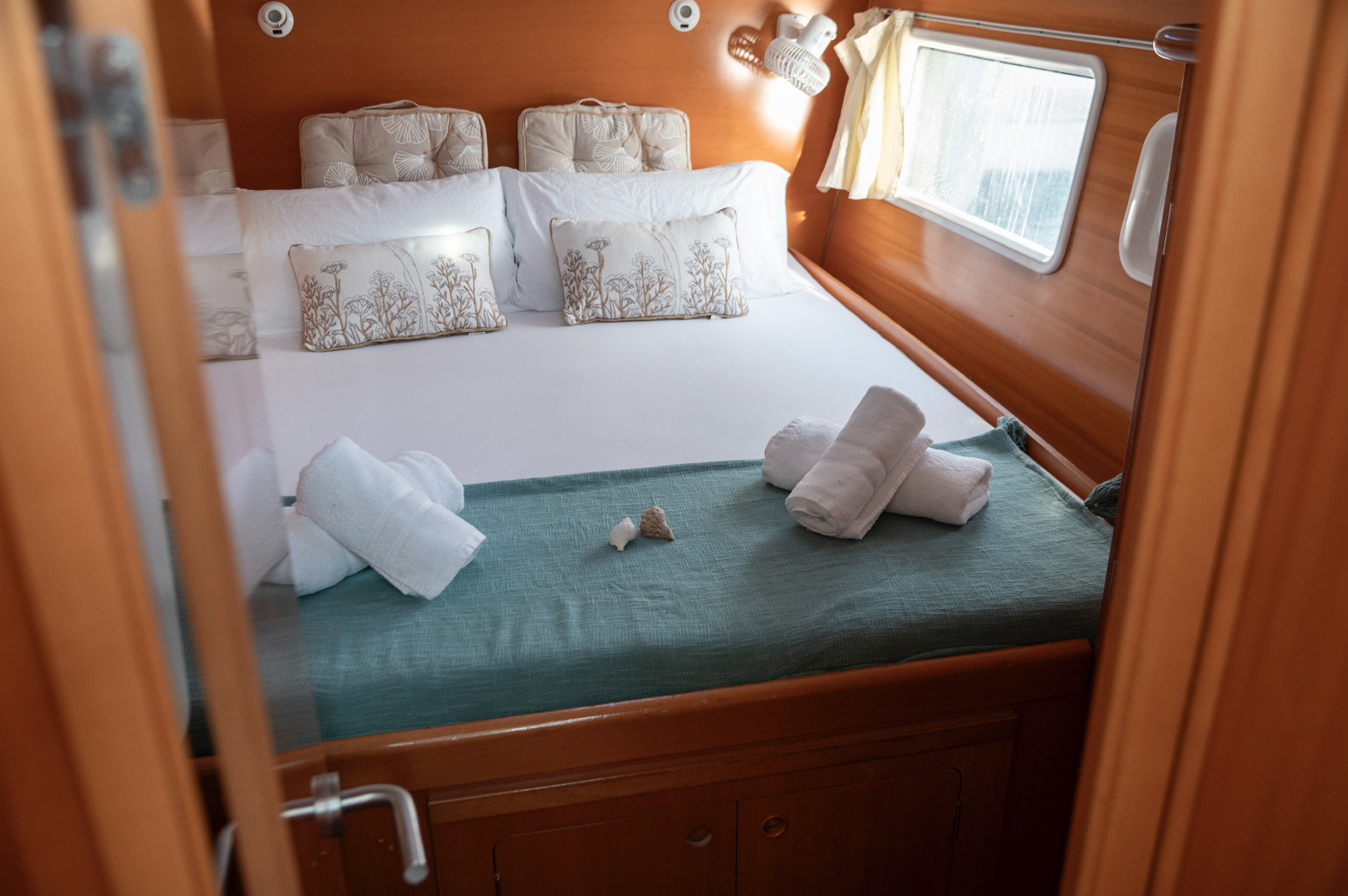 Lagoon 380 S2 — photo 13