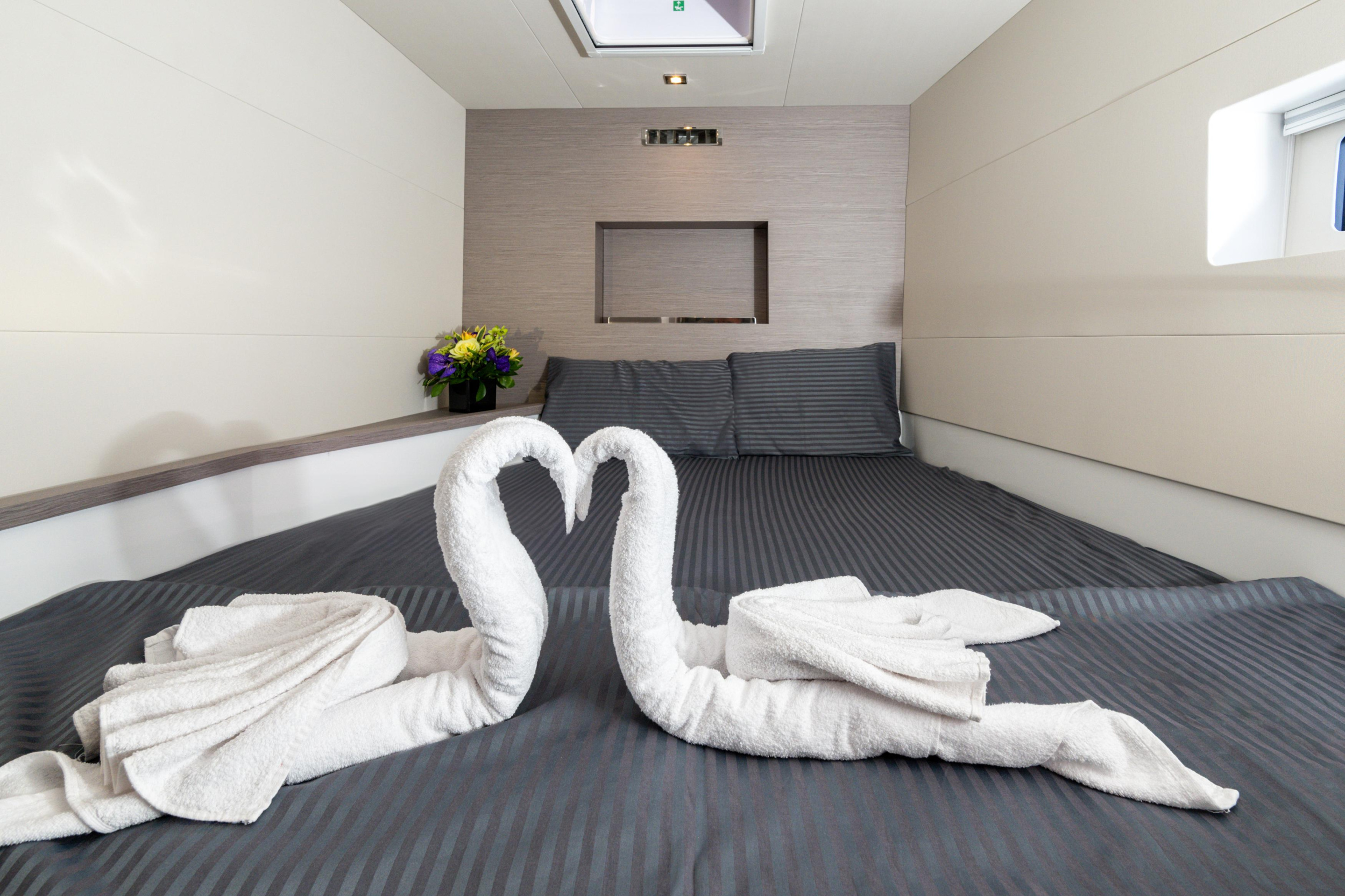 Fountaine Pajot MY6 — photo 11