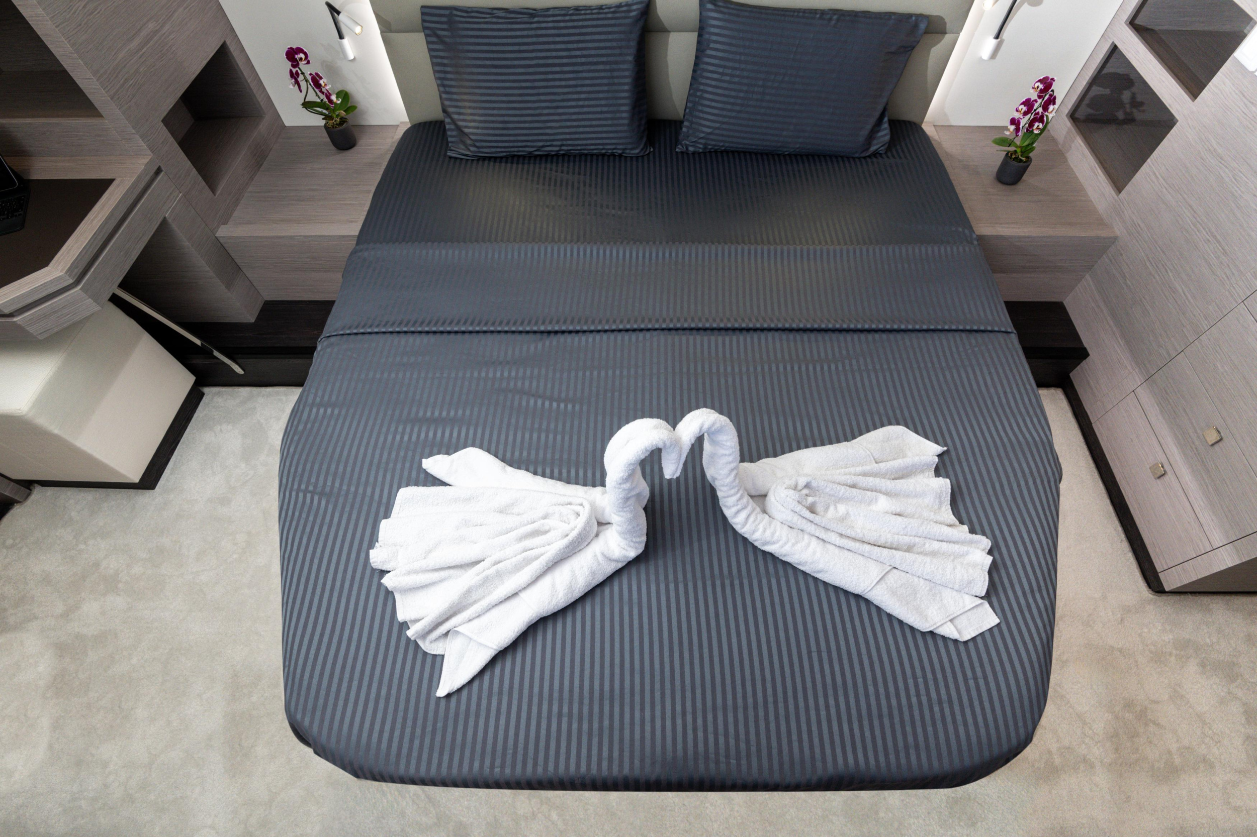 Fountaine Pajot MY6 — photo 7