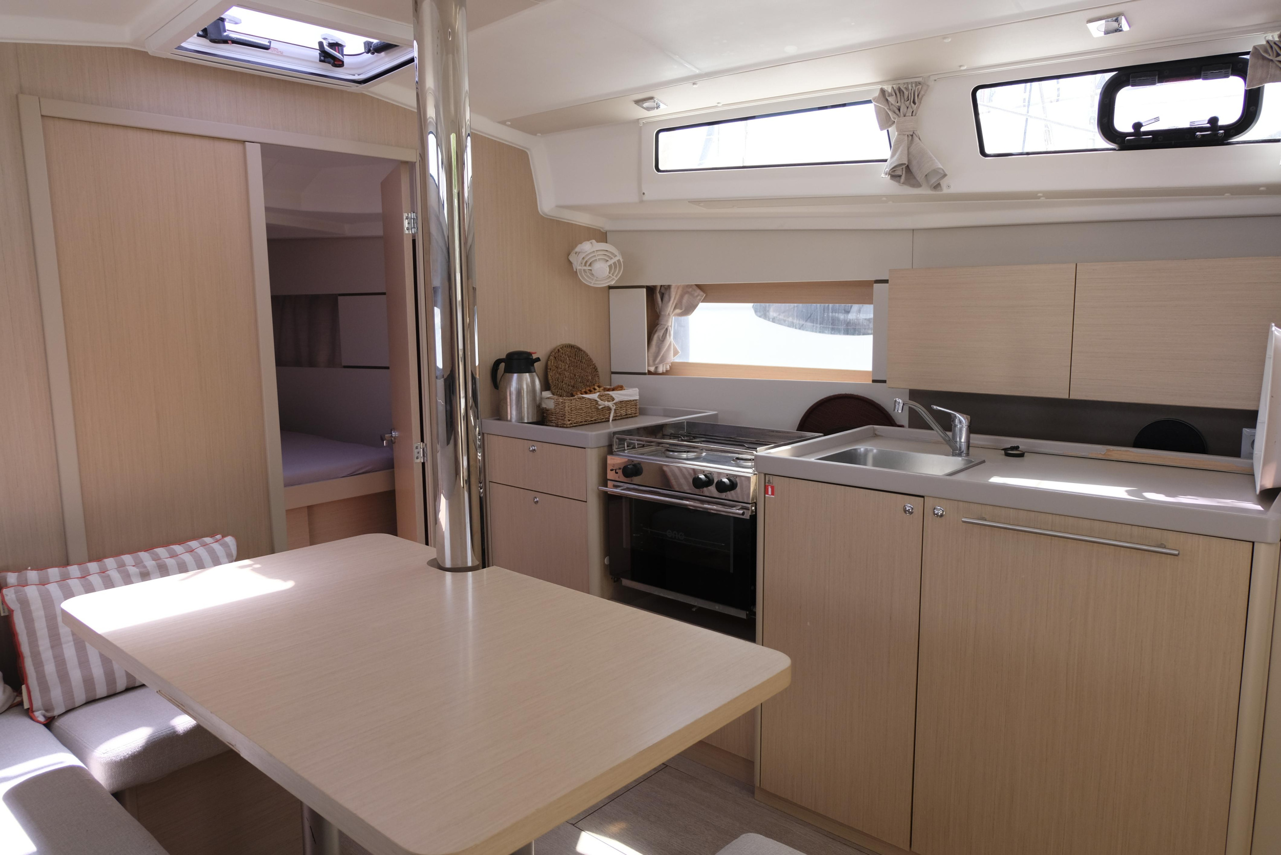 Oceanis 38.1 — photo 6