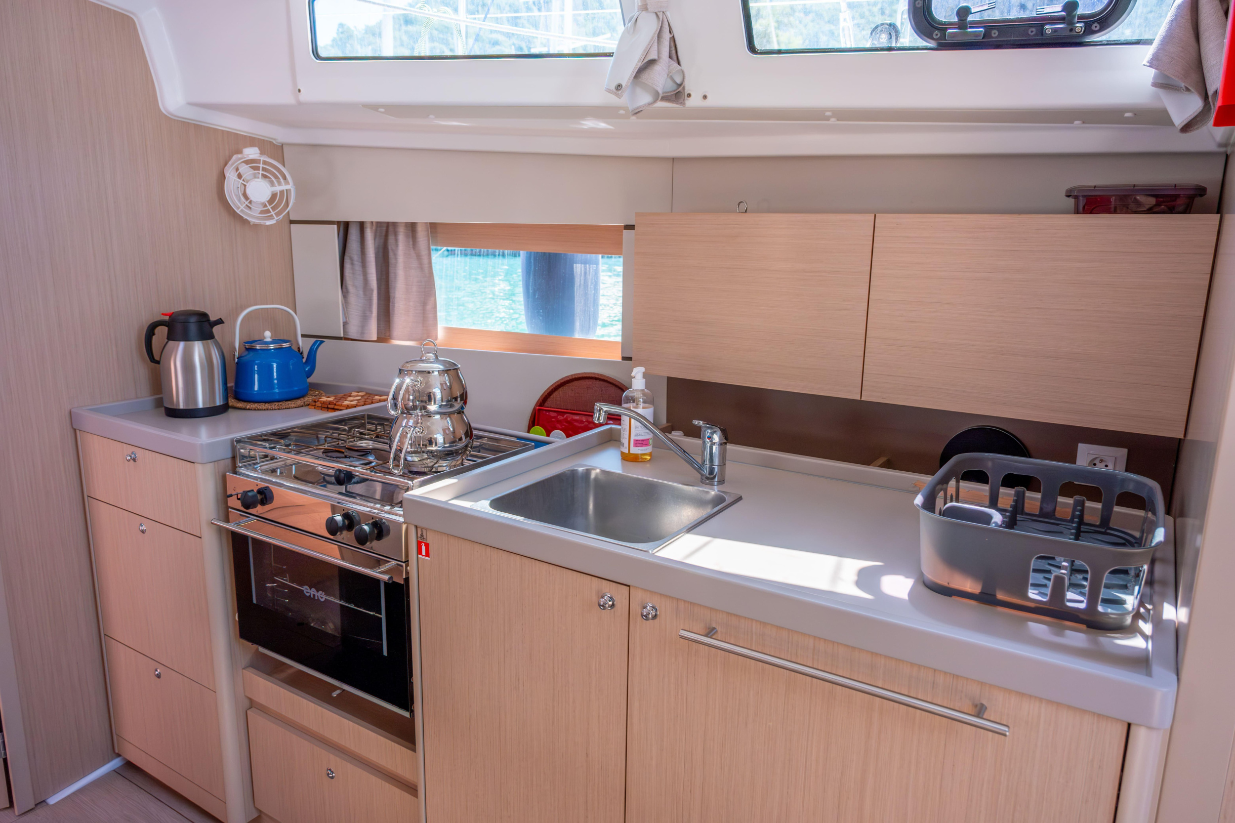 Oceanis 38.1 — photo 24