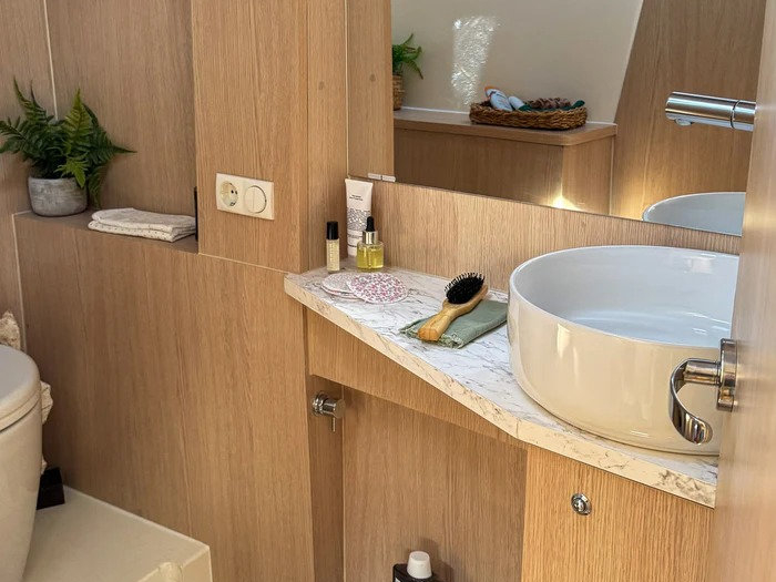 Nuva M11 Cabin — photo 14