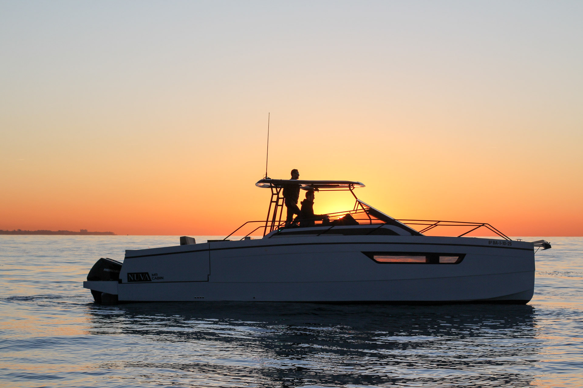 Nuva M11 Cabin — photo 9