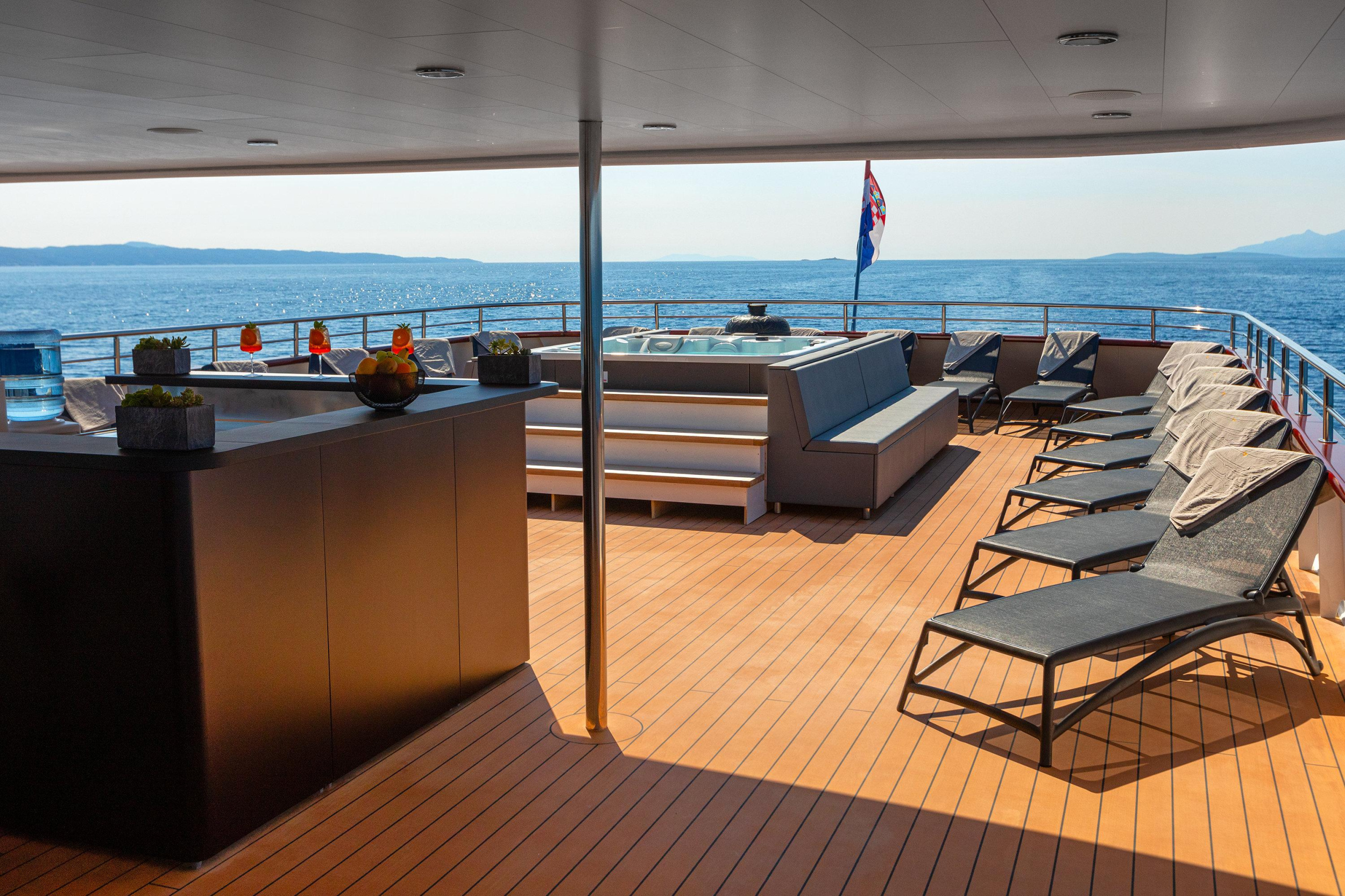 Motoryacht Yolo — photo 32