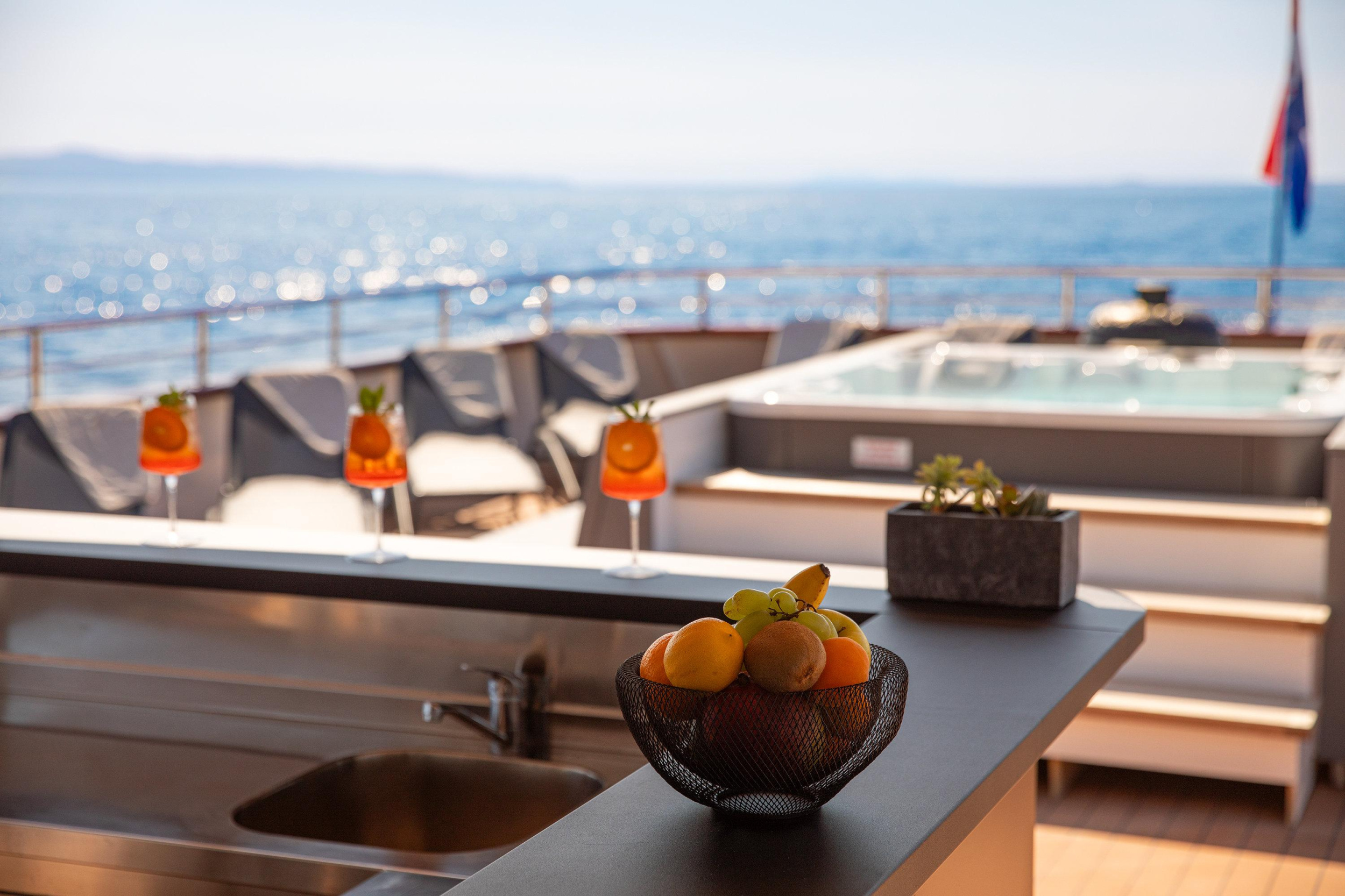 Motoryacht Yolo — photo 42