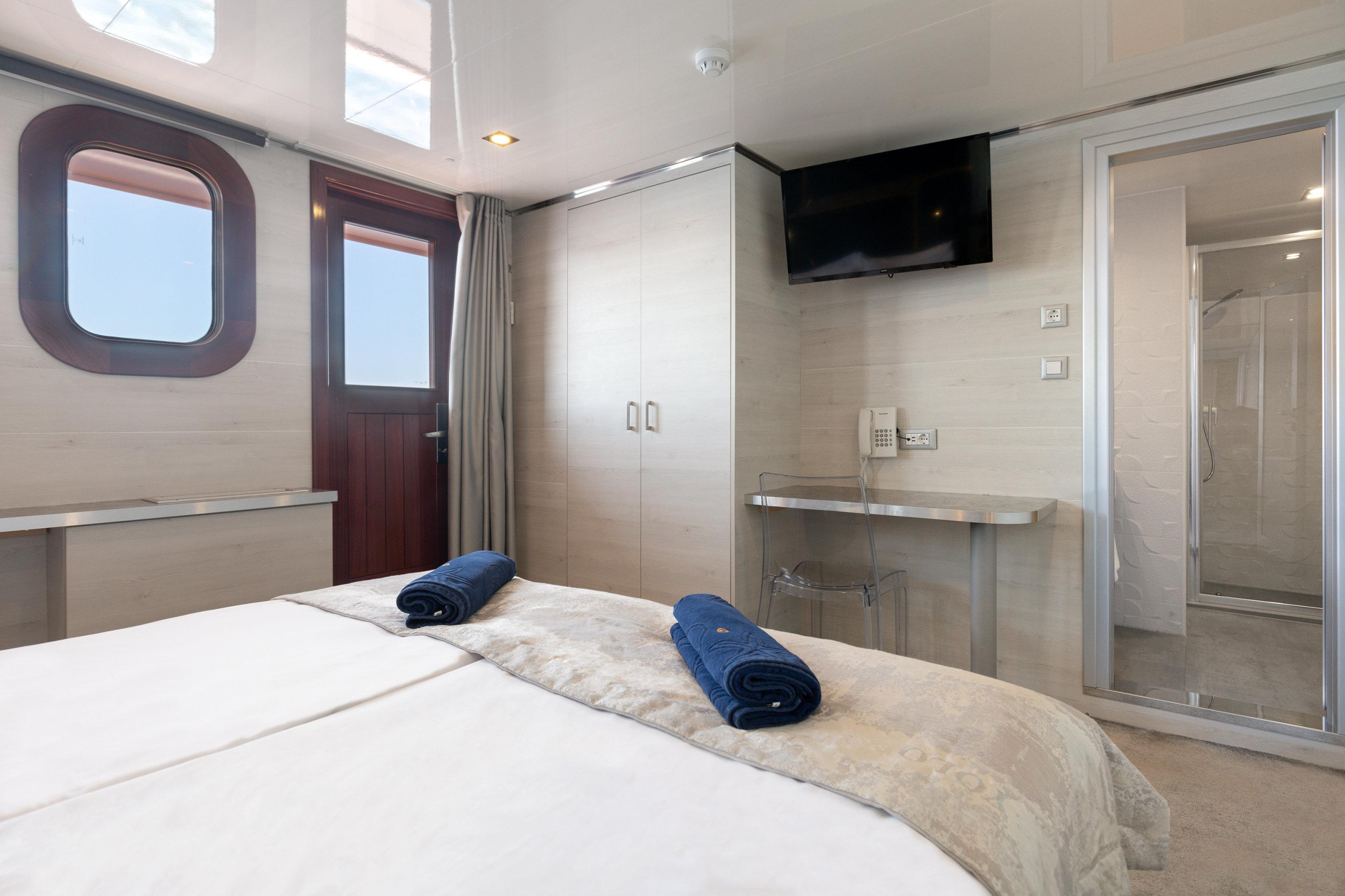 Motoryacht Yolo — photo 21