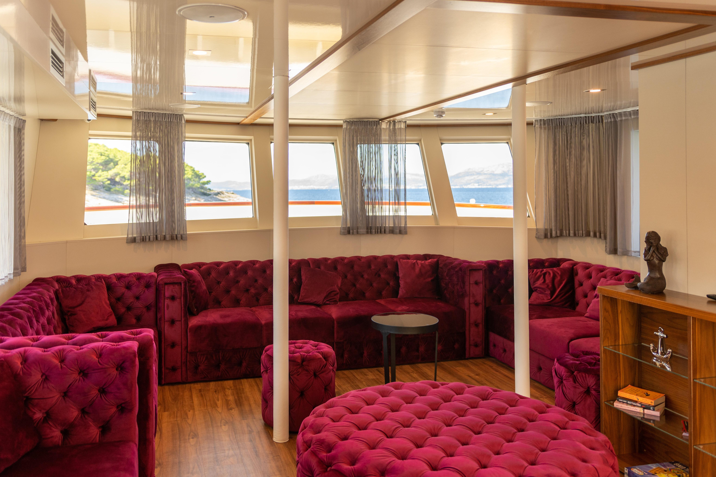 Motoryacht Yolo — photo 25