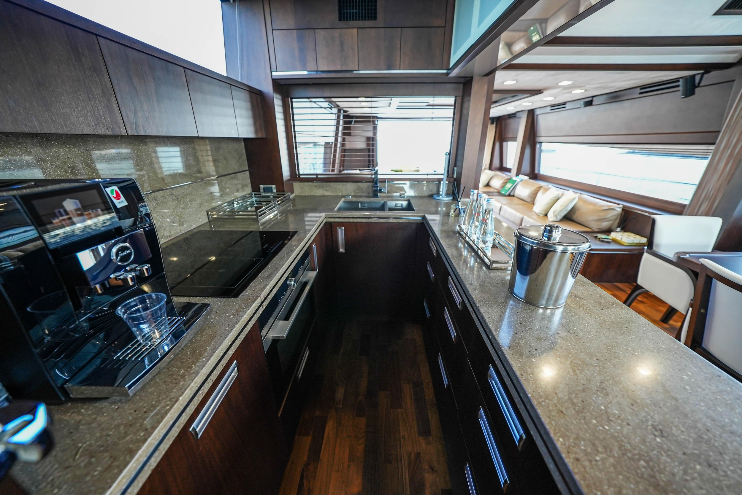 Galeon 780 — photo 25