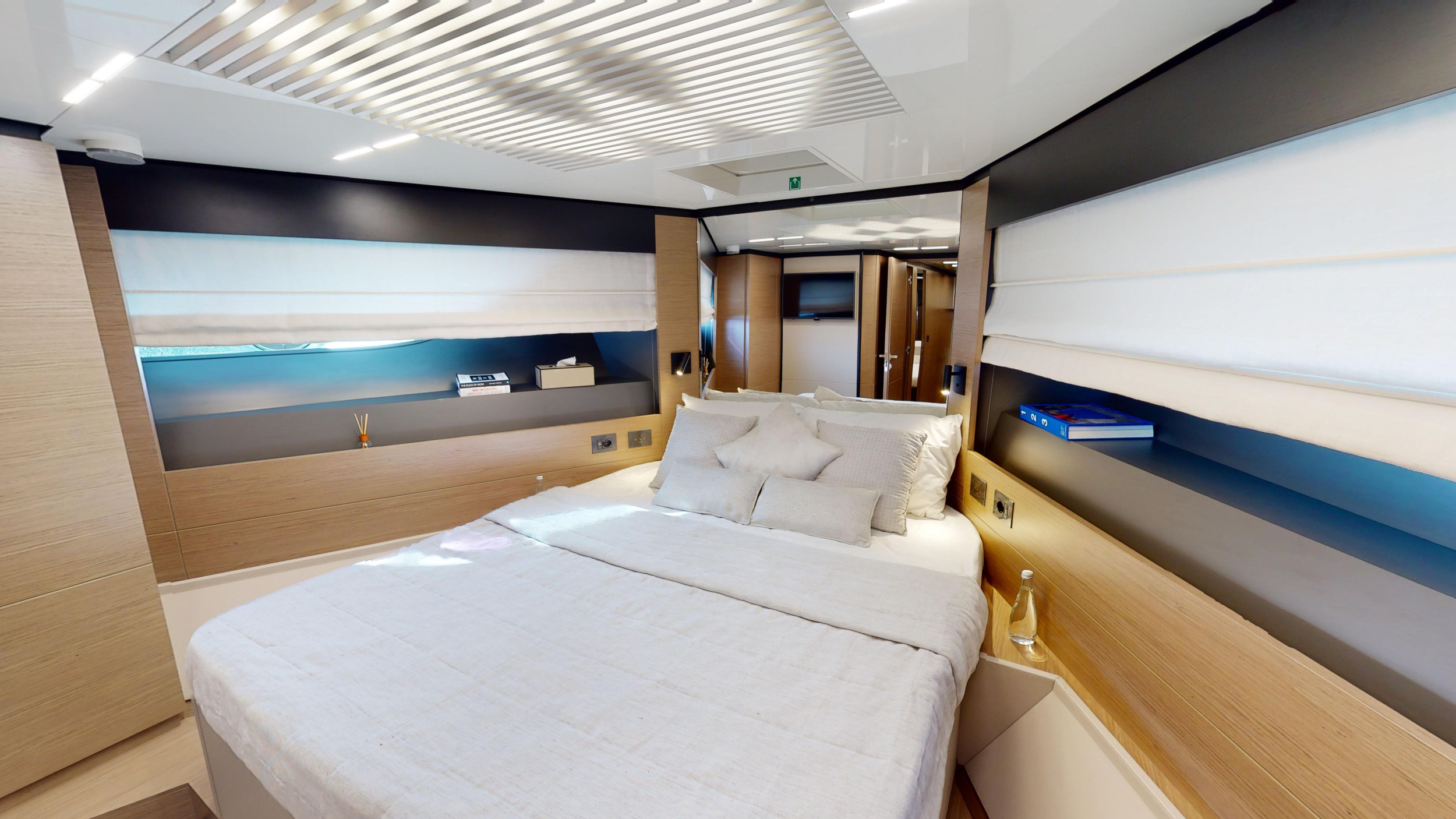 Ferretti 780 — photo 8