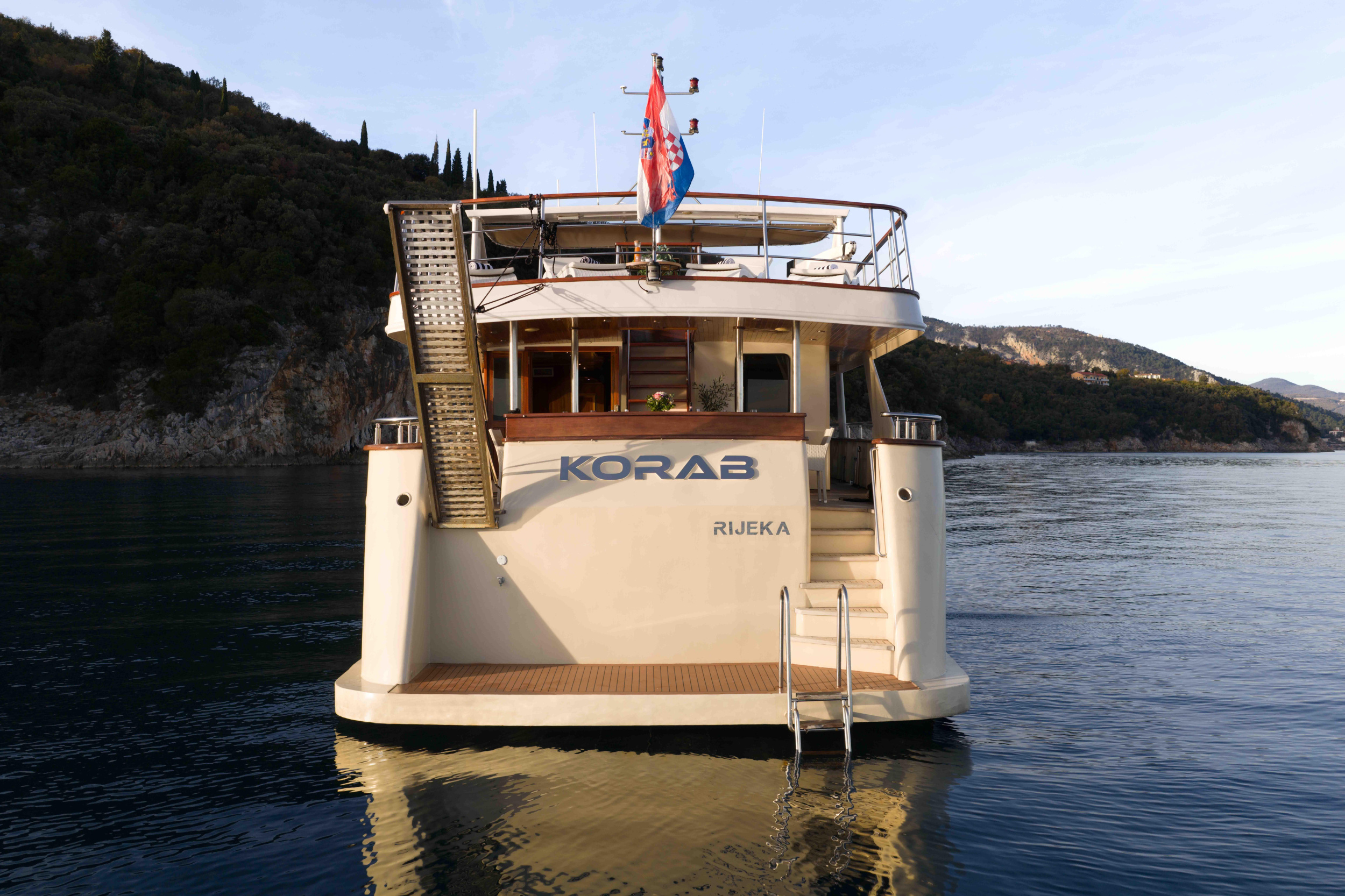 Motoryacht Korab — photo 17