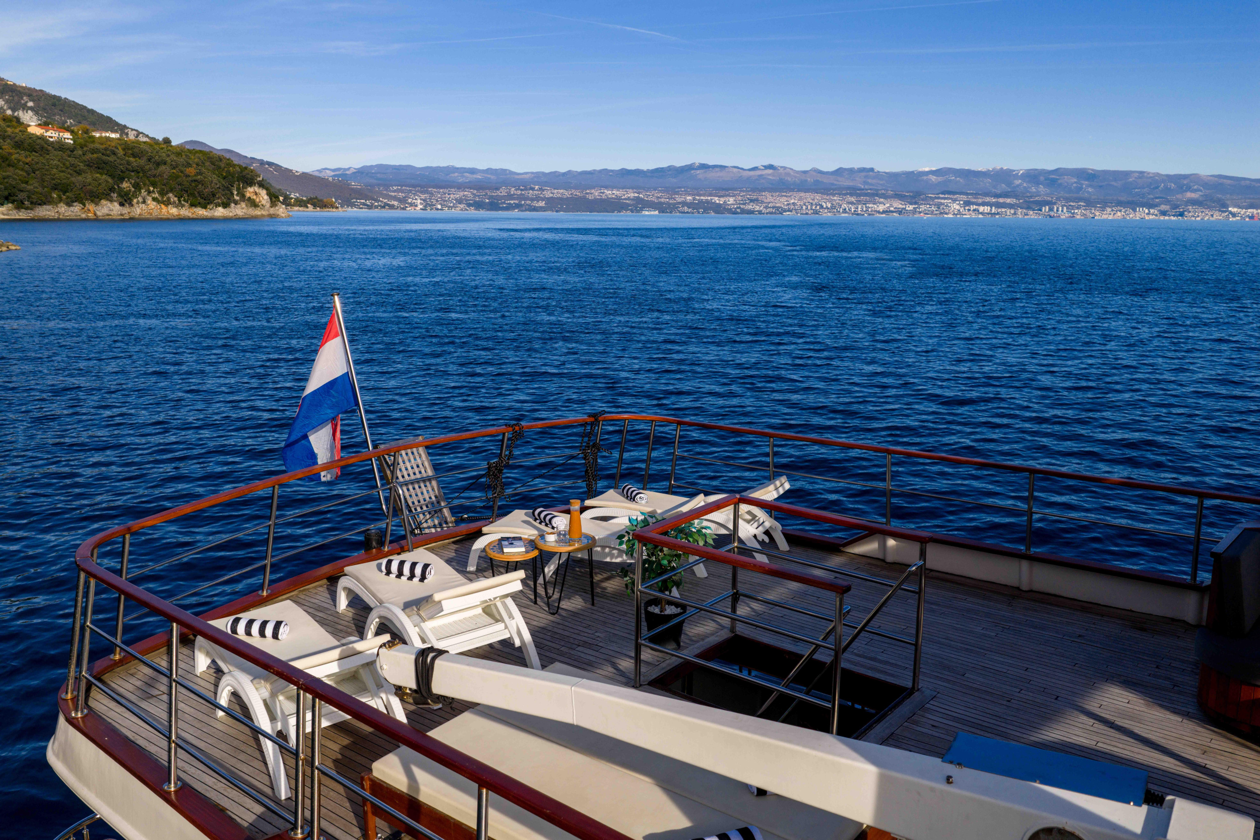 Motoryacht Korab — photo 13