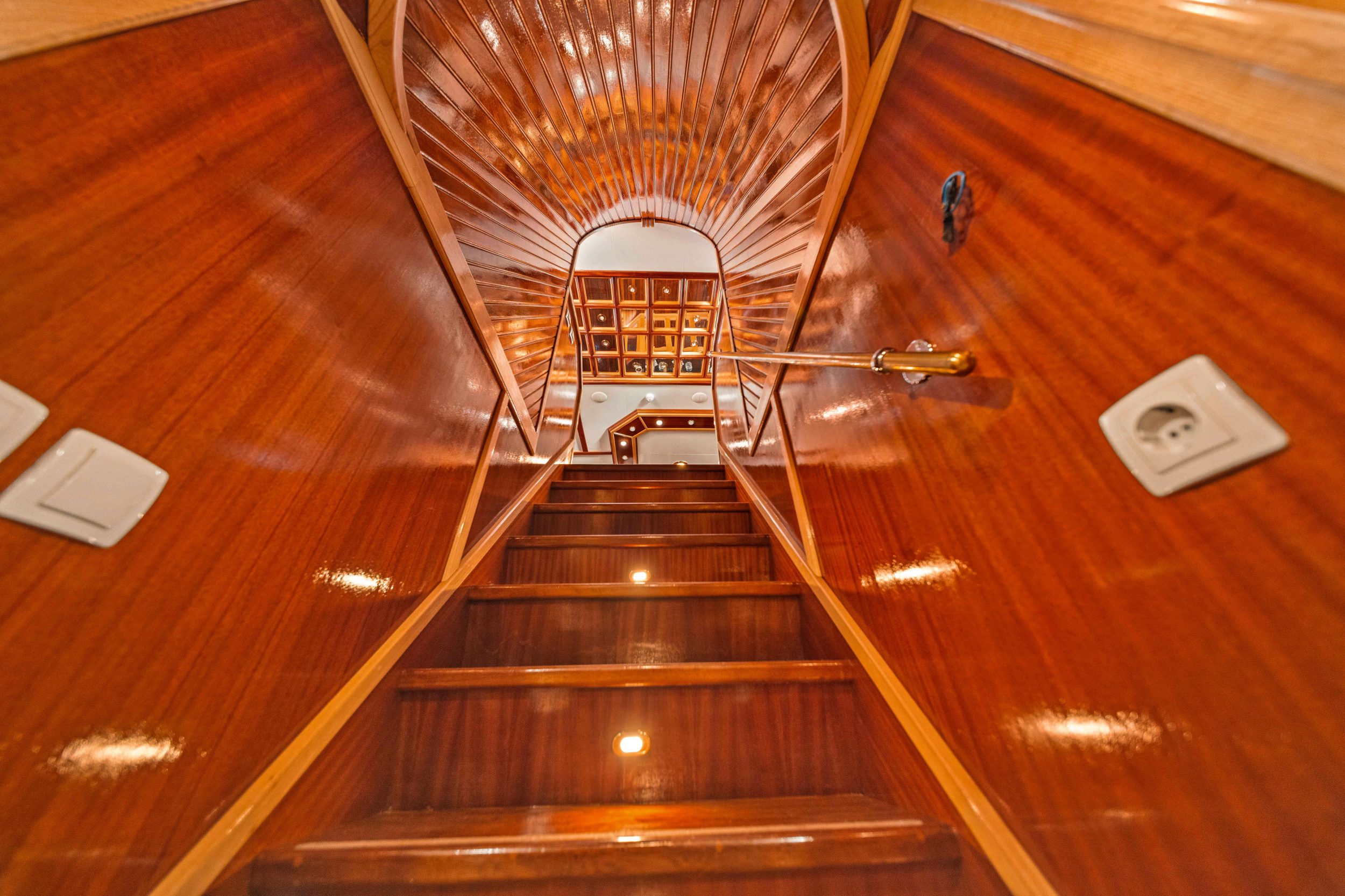 Motoryacht Korab — photo 28