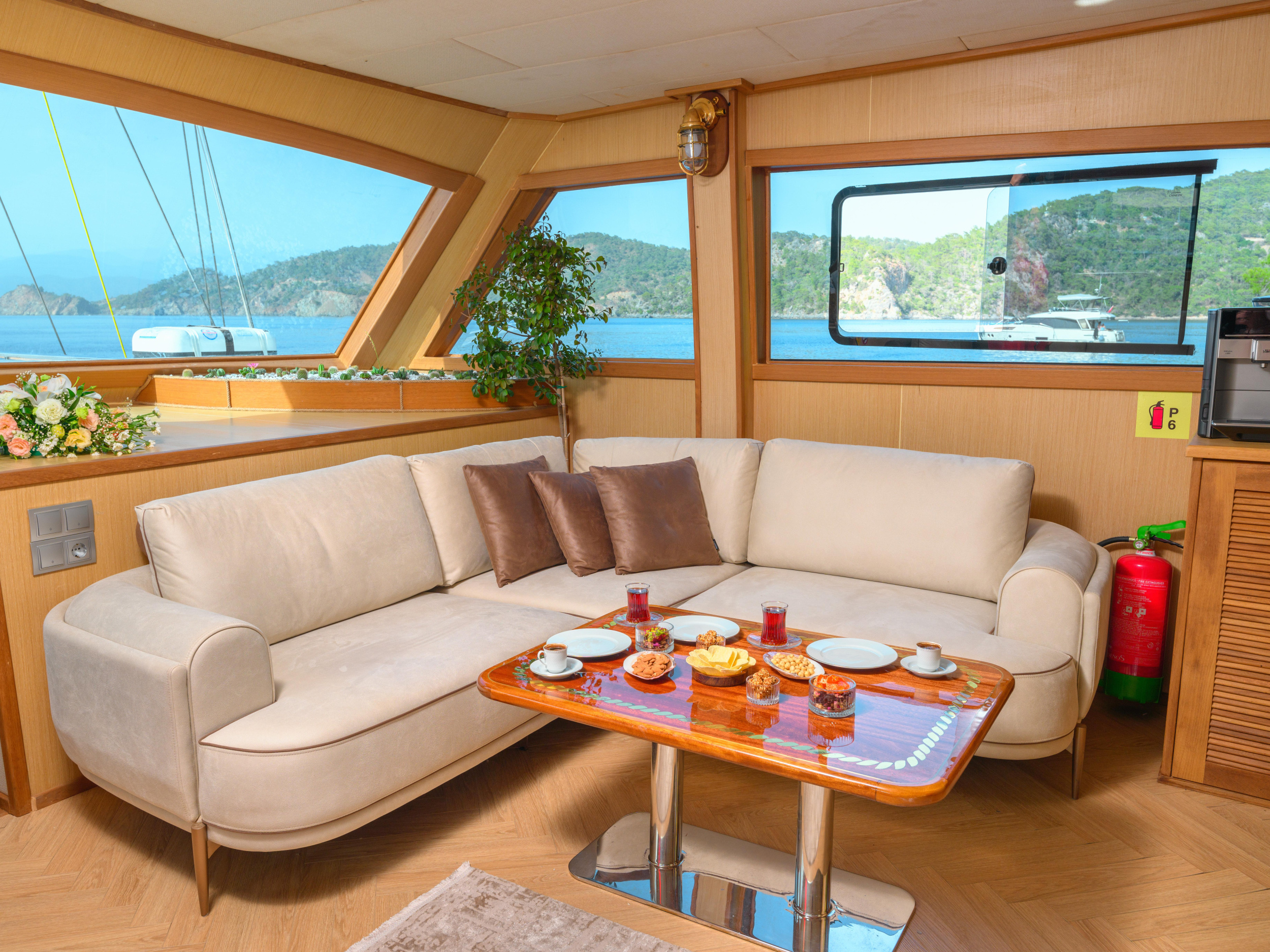 Motoryacht Belgin Sultan — photo 32