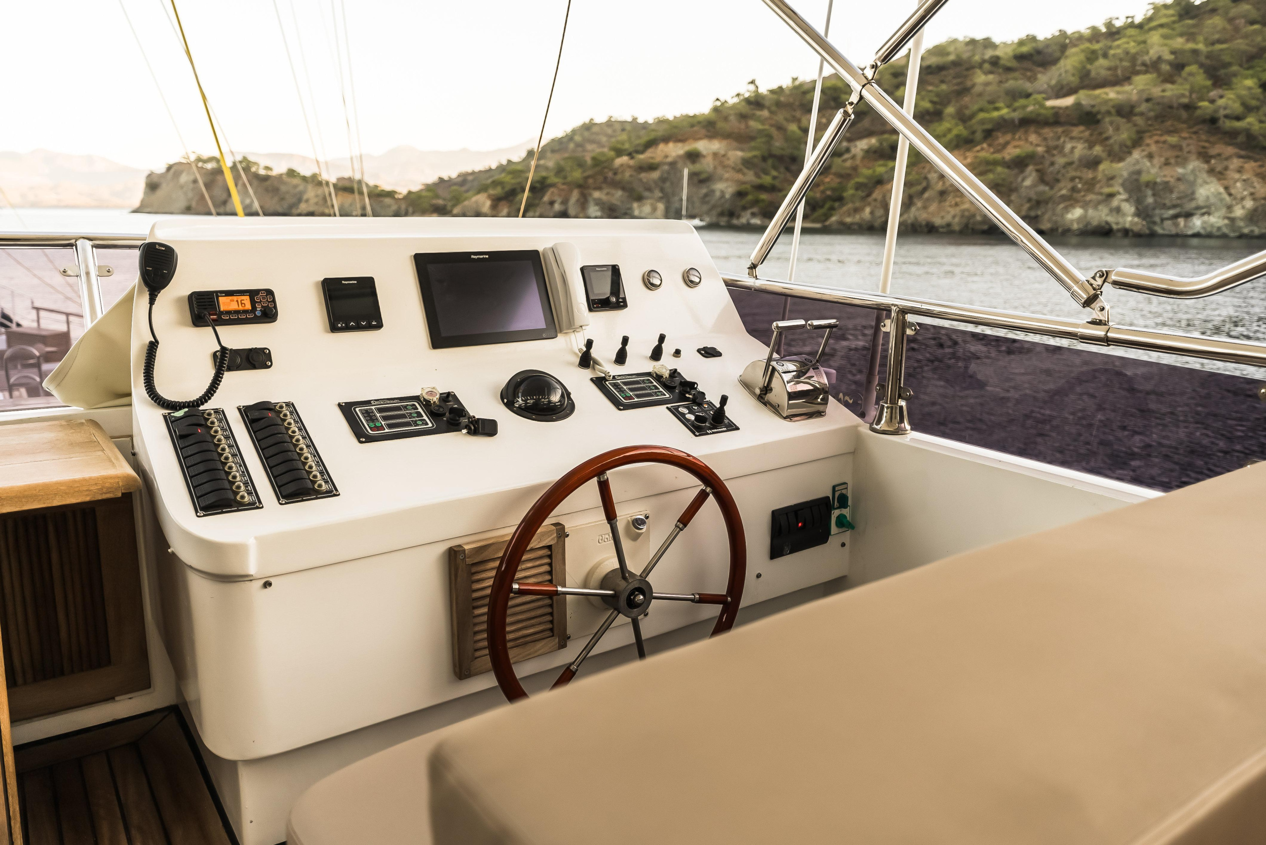 Motoryacht Belgin Sultan — photo 33