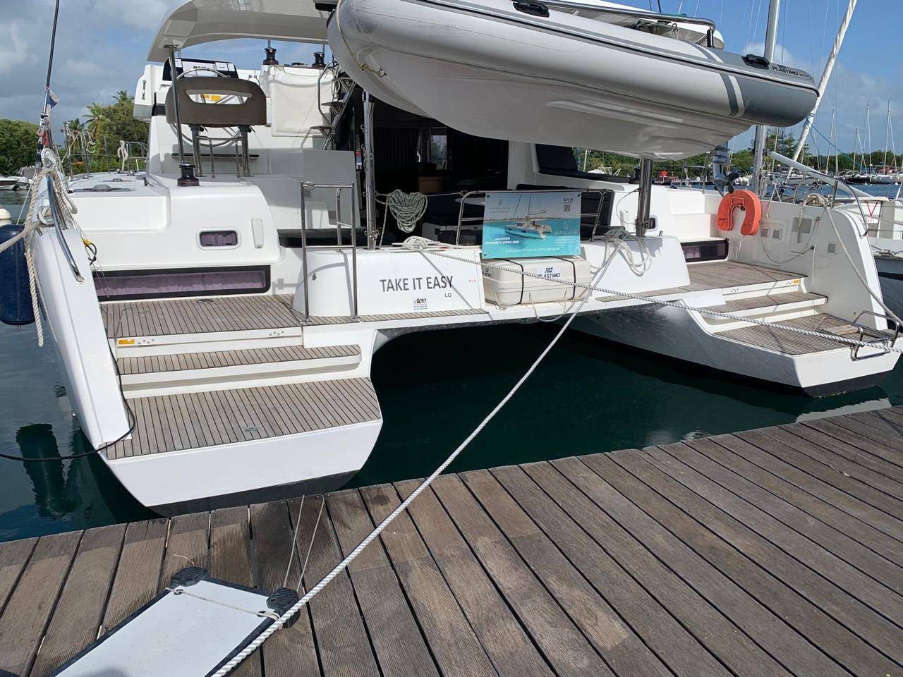 Lagoon 42 — photo 3