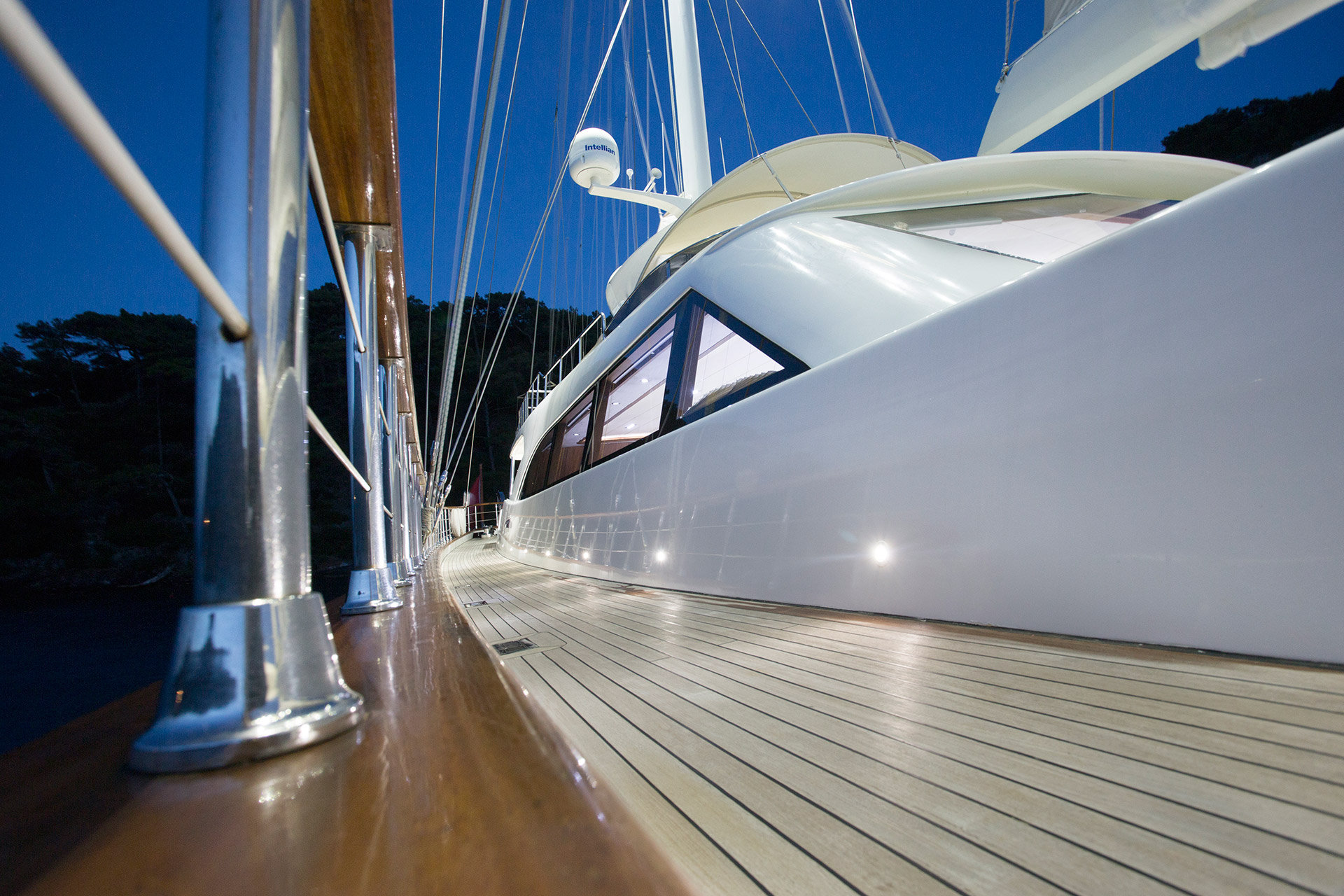Luxury Sailing Yacht — photo 10
