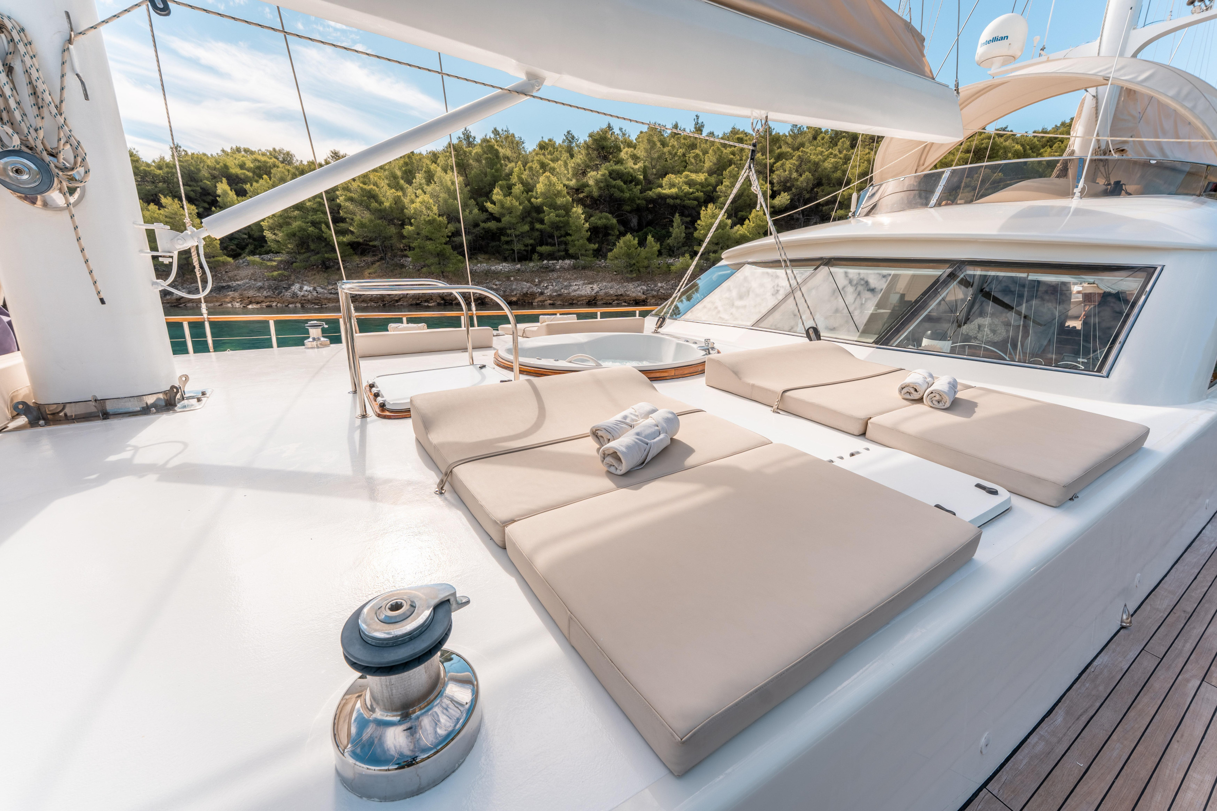 Luxury Sailing Yacht — photo 3