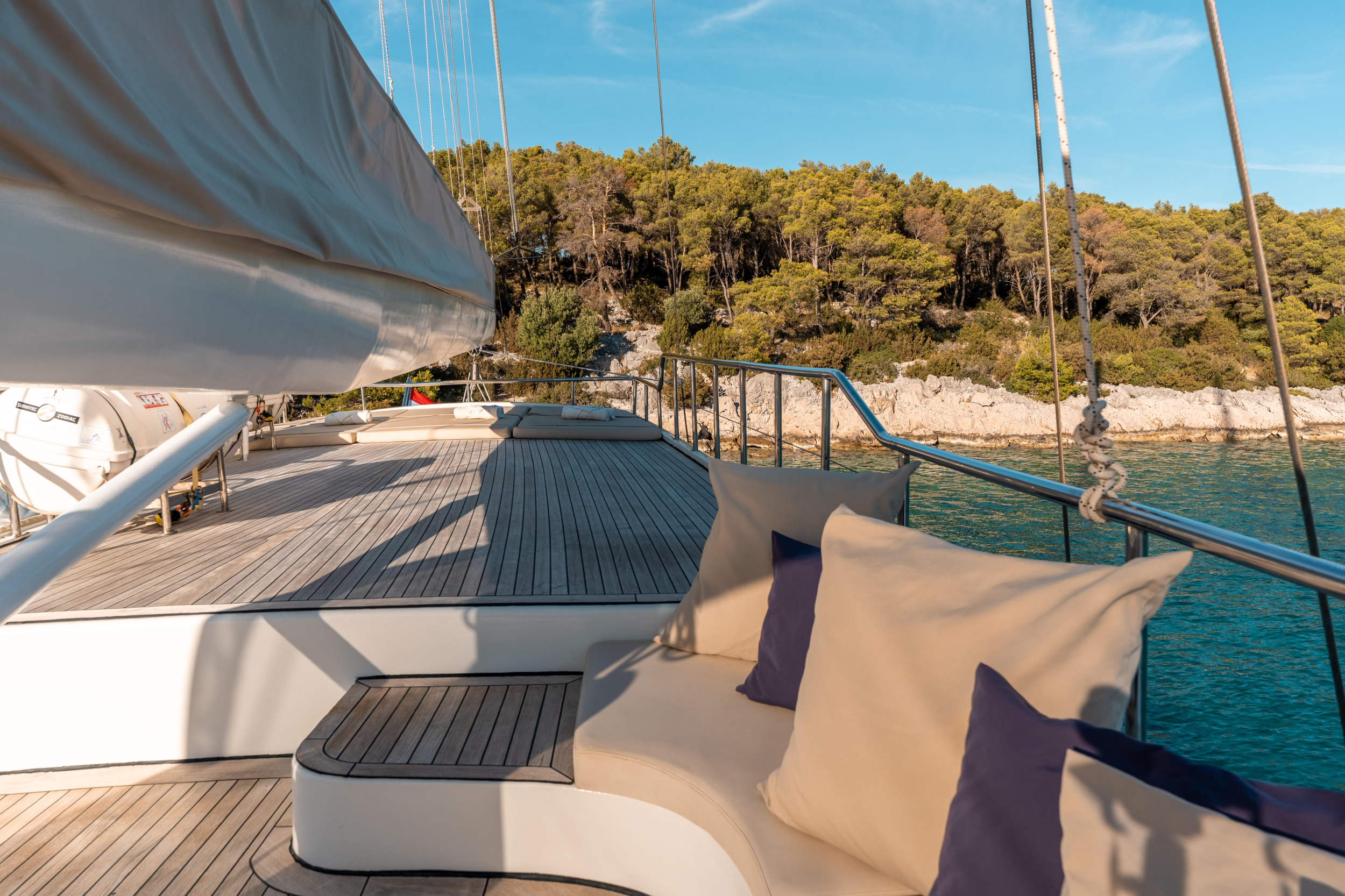 Luxury Sailing Yacht — photo 5