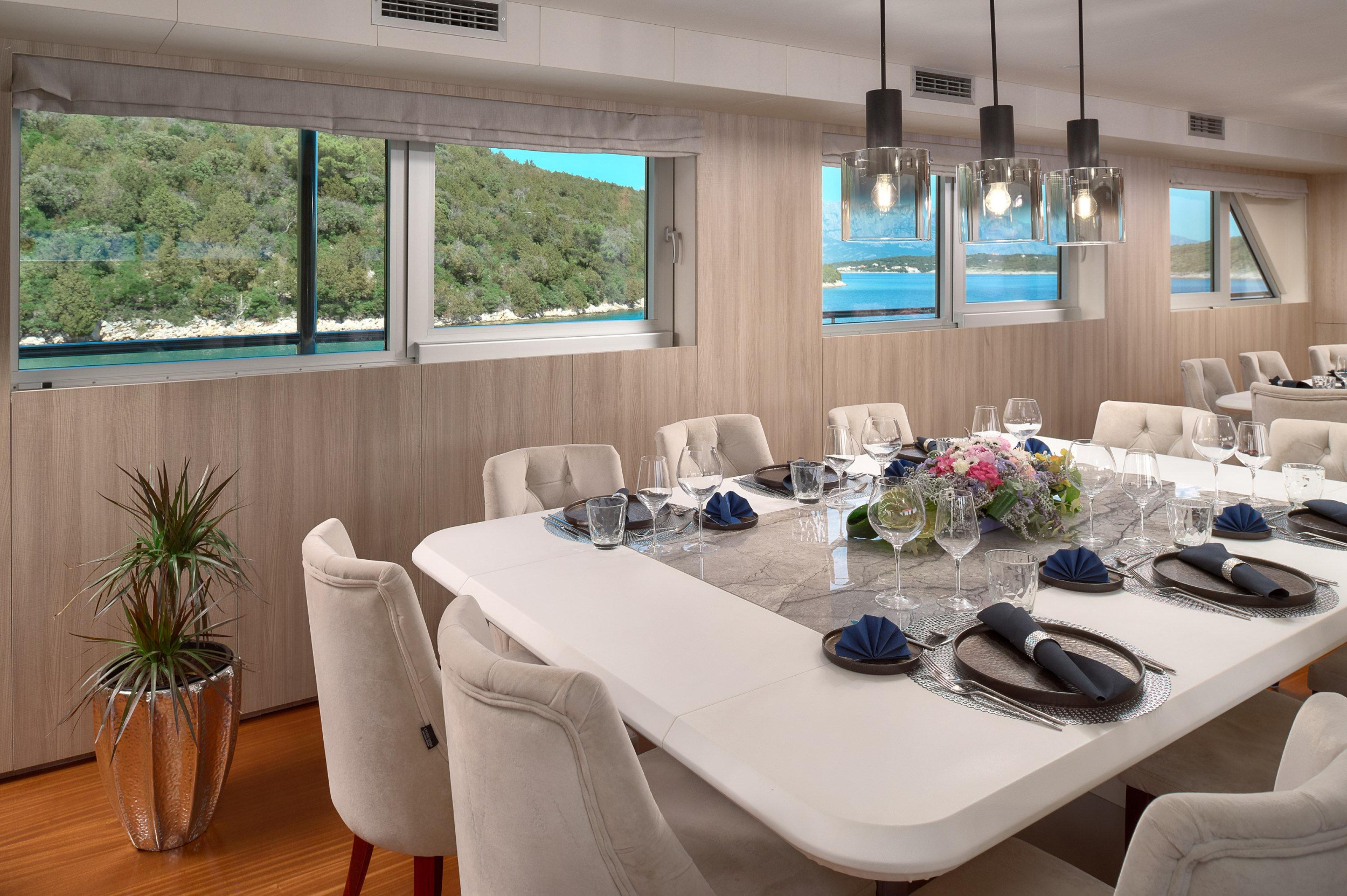 Motoryacht Cristal — photo 25