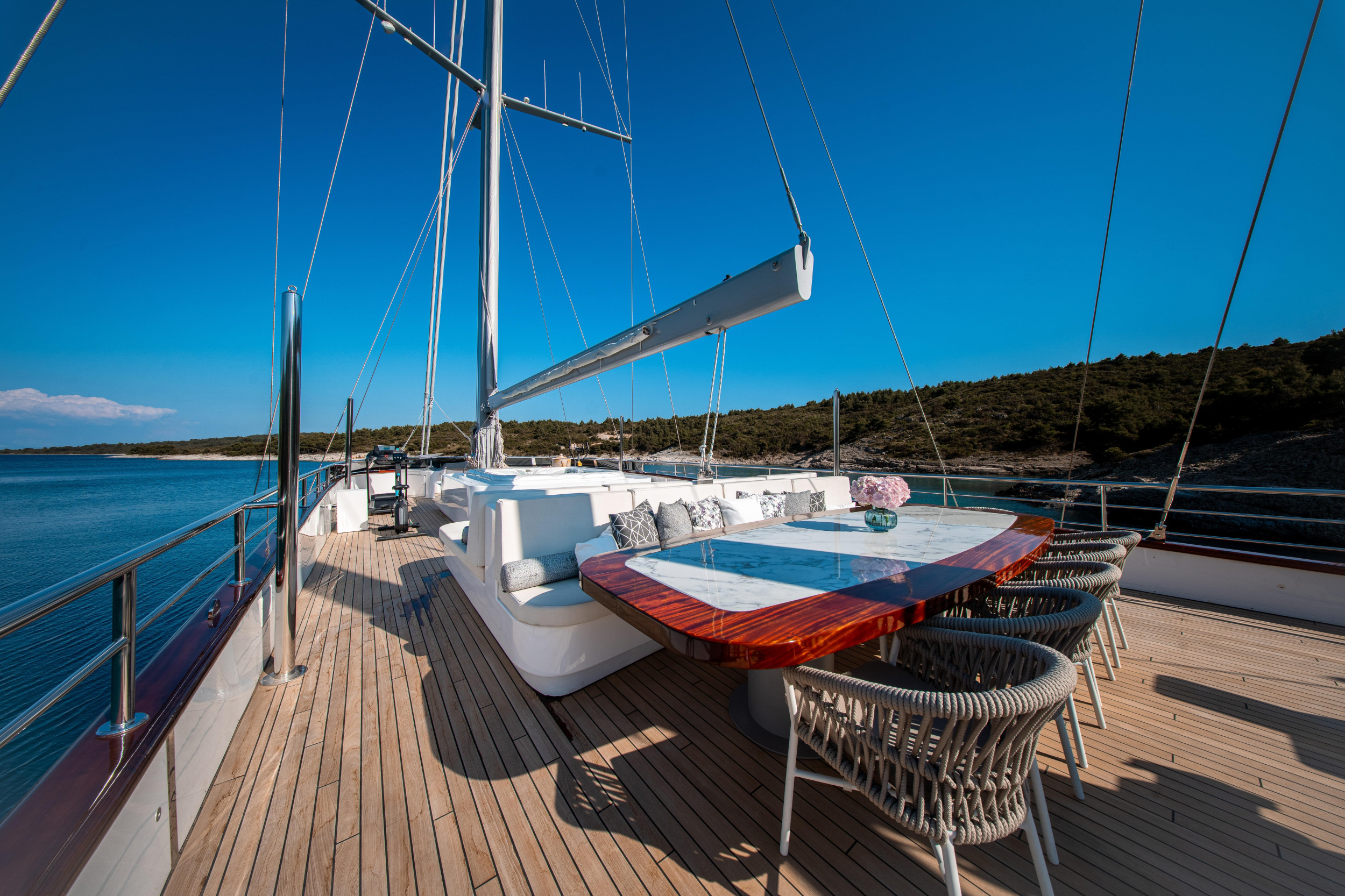 Luxury Sailing Yacht — photo 22