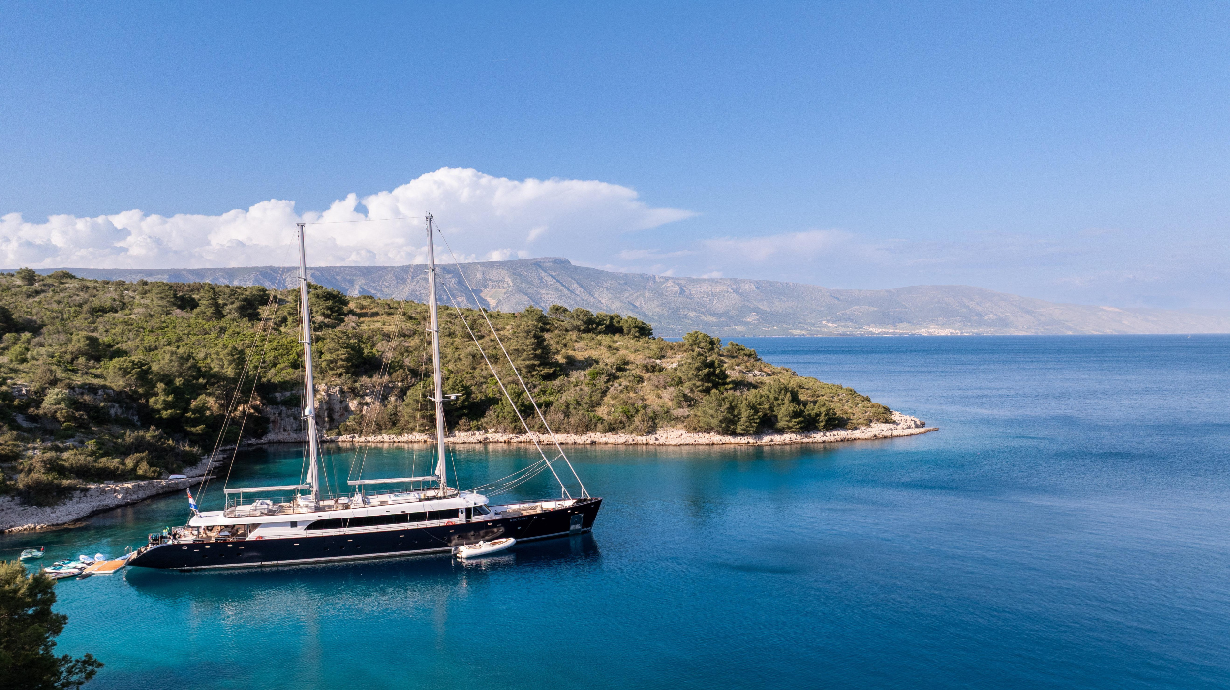 Luxury Sailing Yacht — photo 11