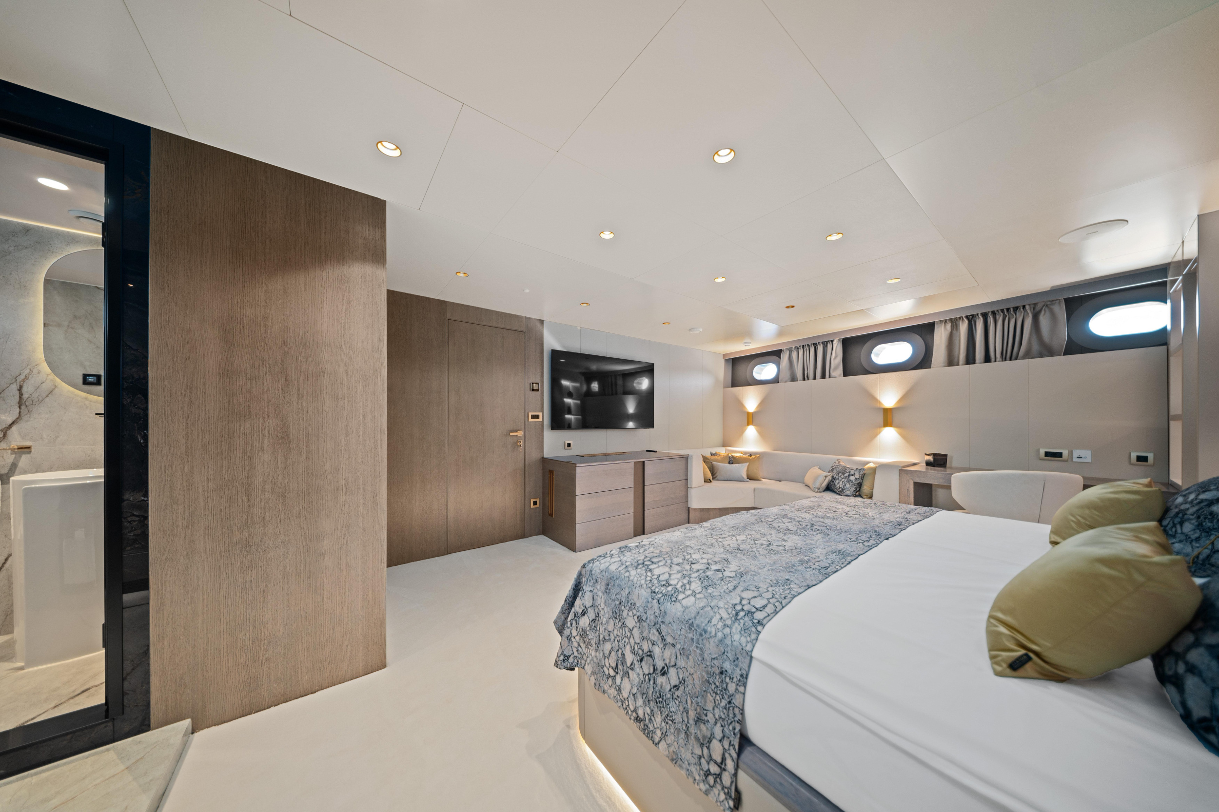 Luxury Sailing Yacht — photo 32