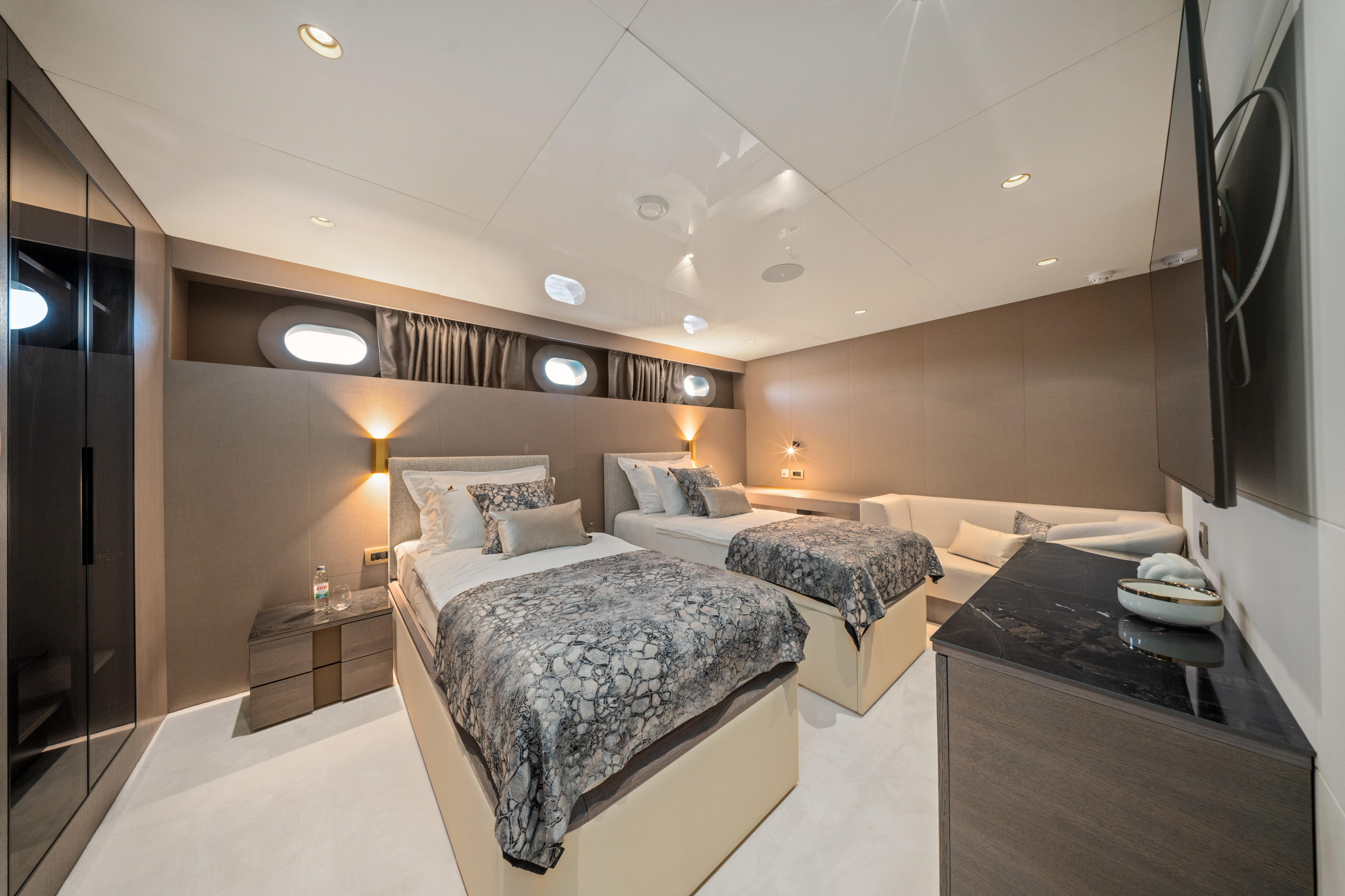 Luxury Sailing Yacht — photo 23