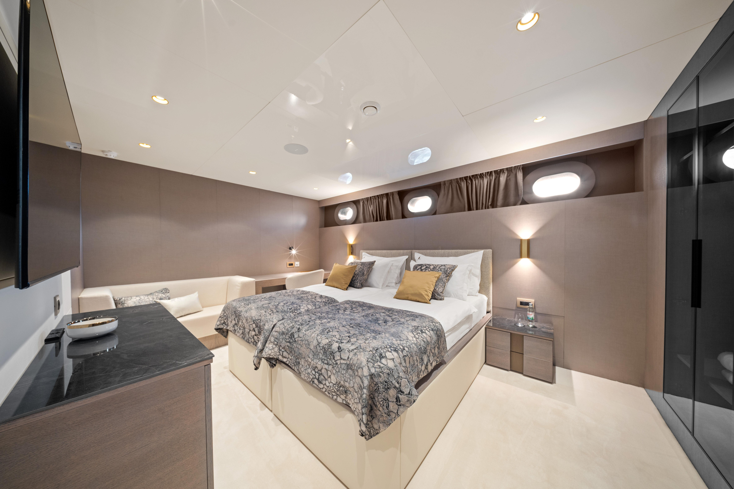 Luxury Sailing Yacht — photo 6