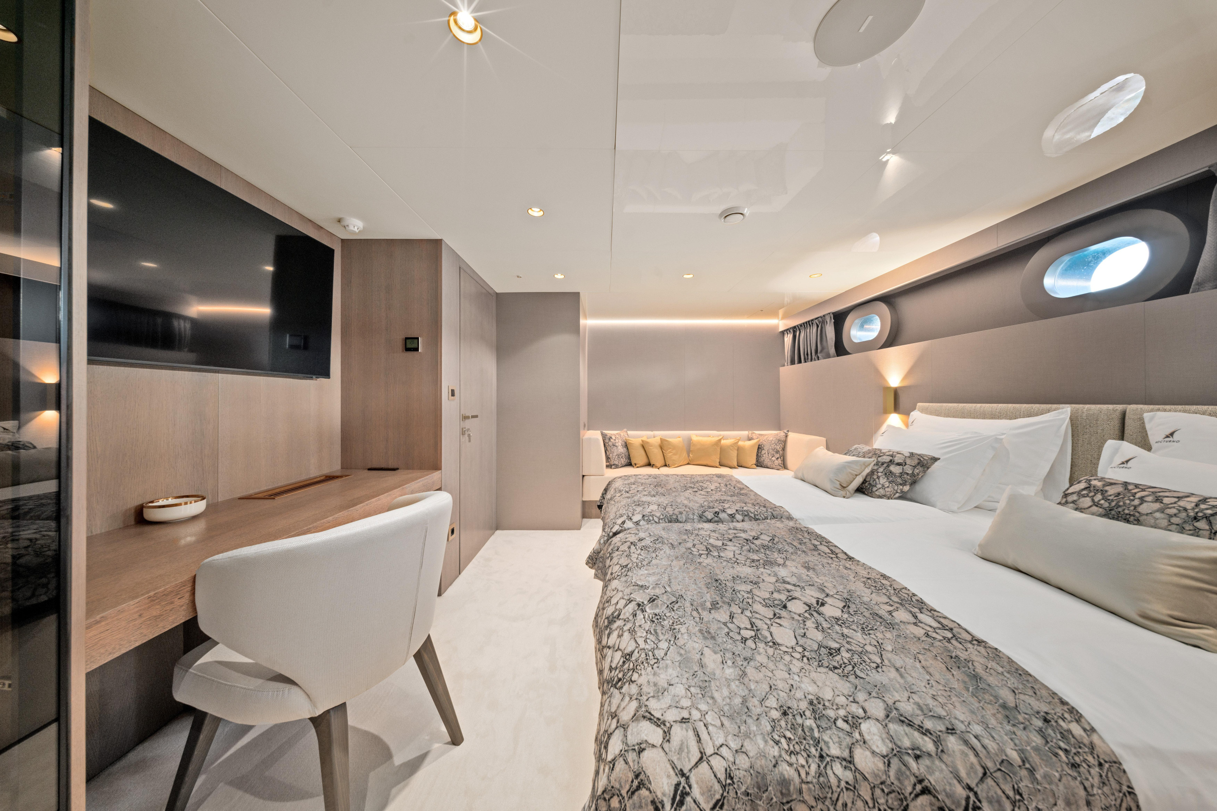 Luxury Sailing Yacht — photo 8