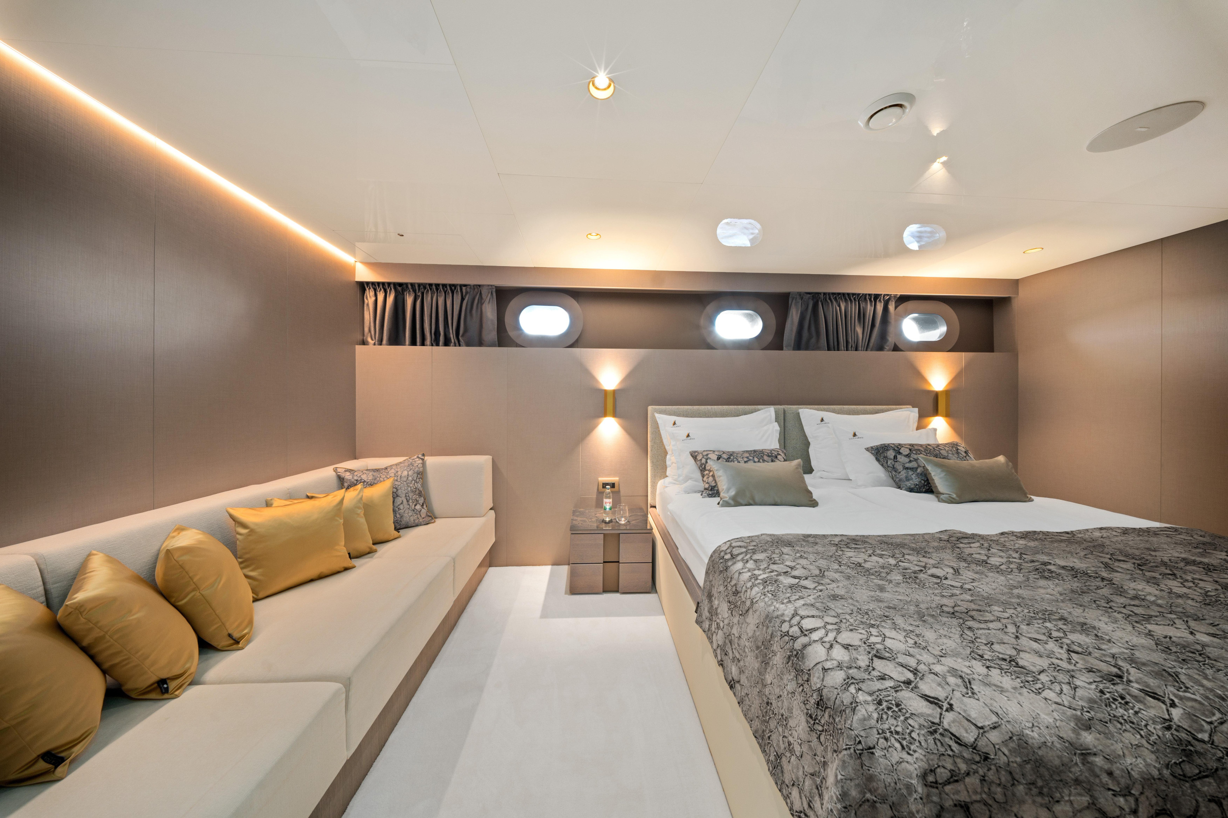 Luxury Sailing Yacht — photo 15