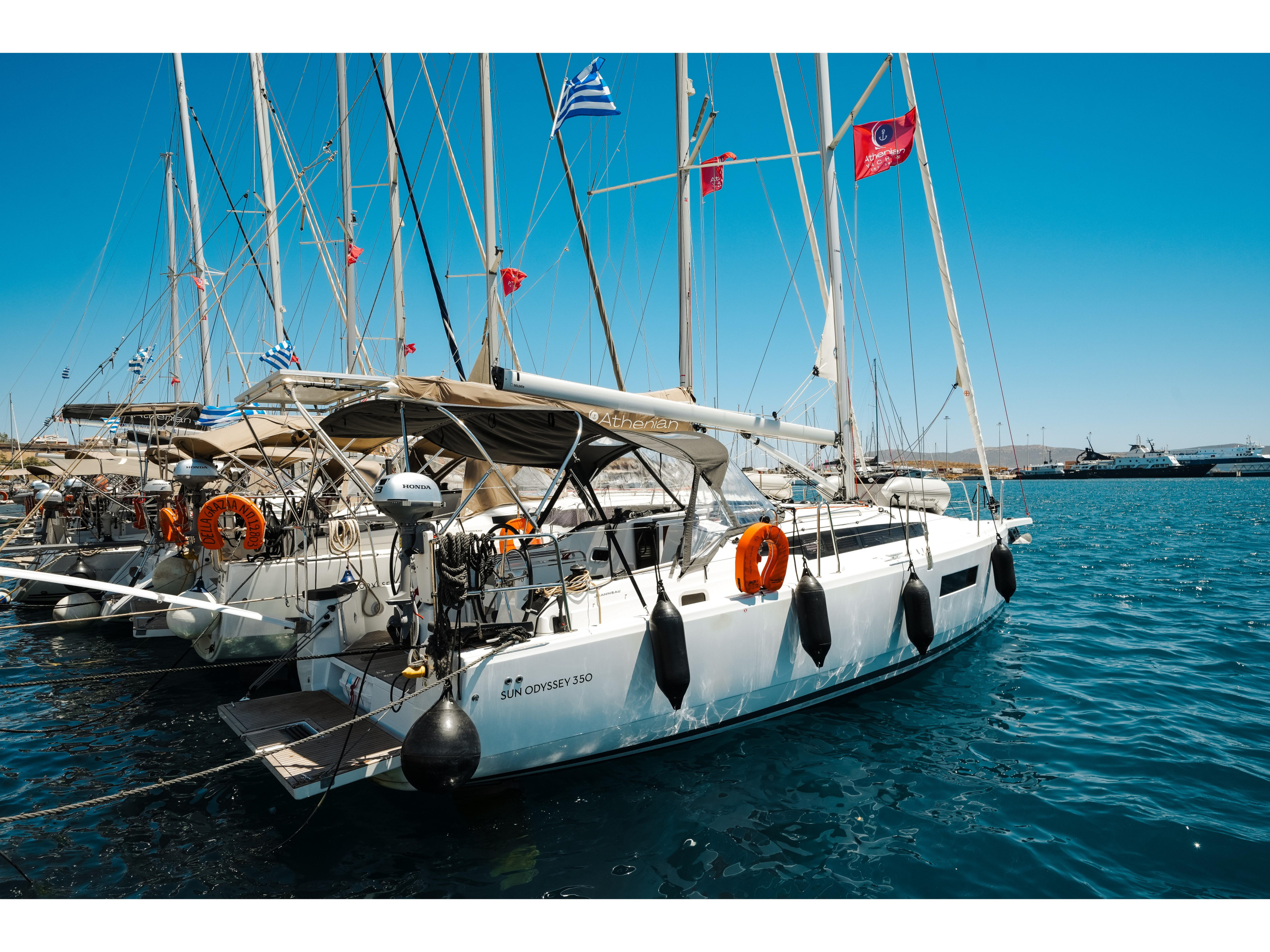 Sun Odyssey 350 — photo 1