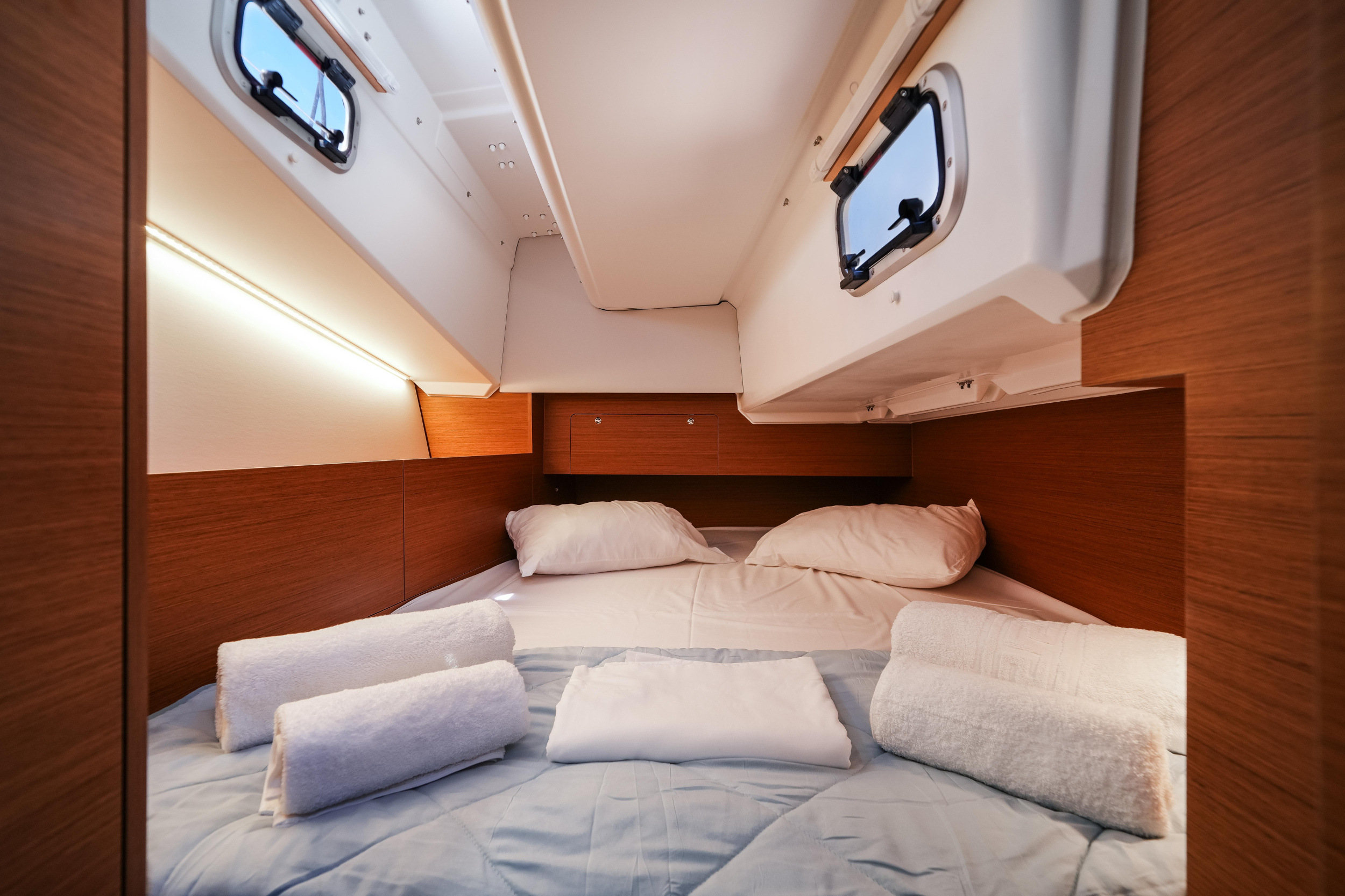 Sun Odyssey 350 — photo 6