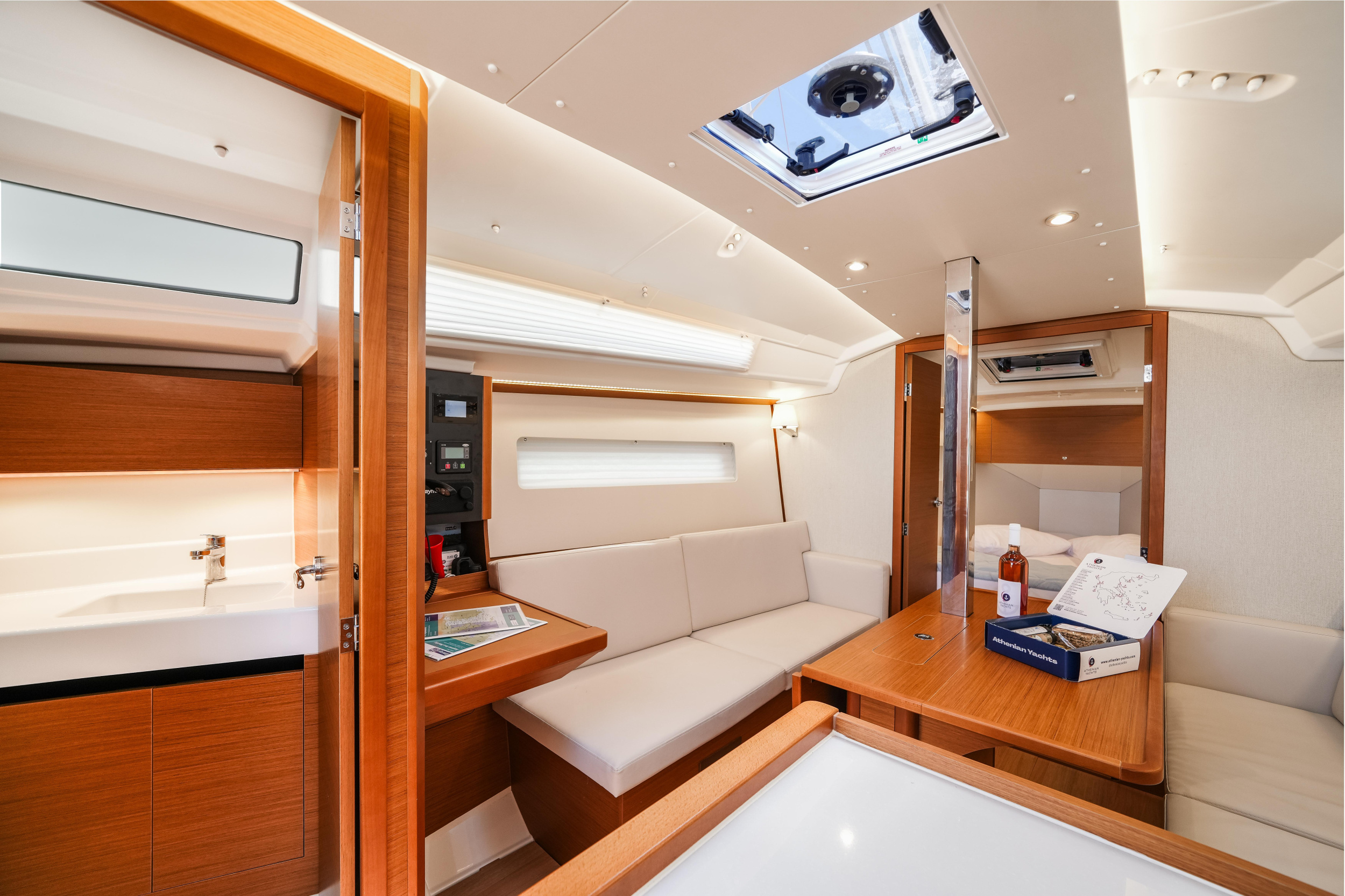 Sun Odyssey 350 — photo 16