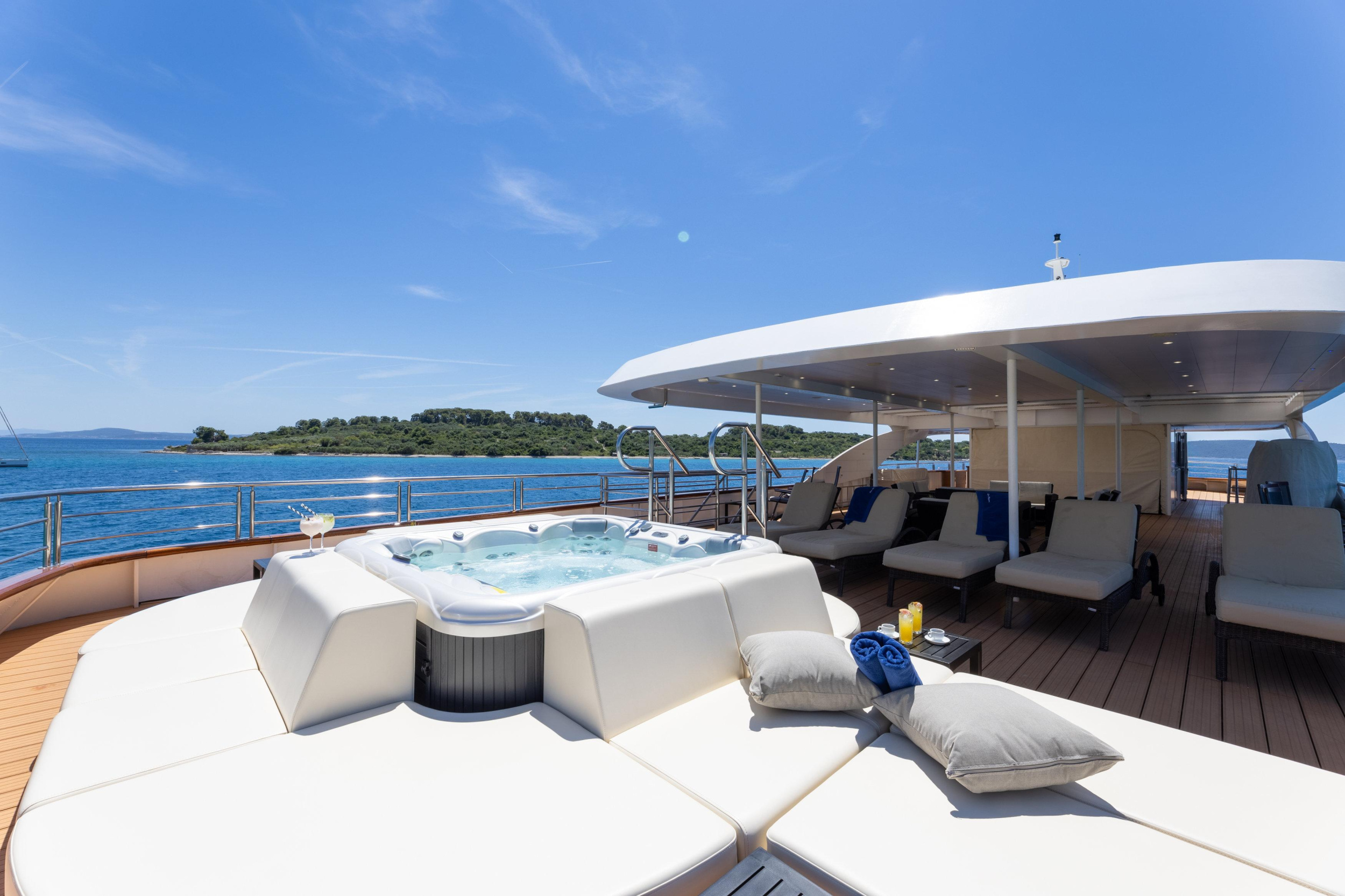 Motoryacht Queen Eleganza — photo 34