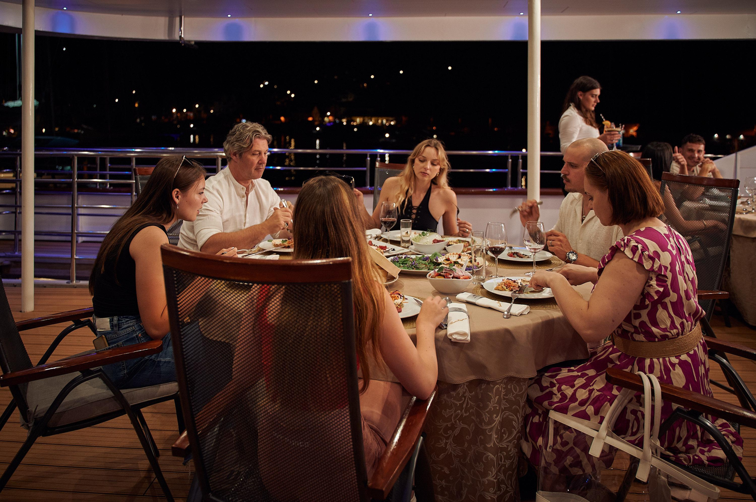Motoryacht Queen Eleganza — photo 23