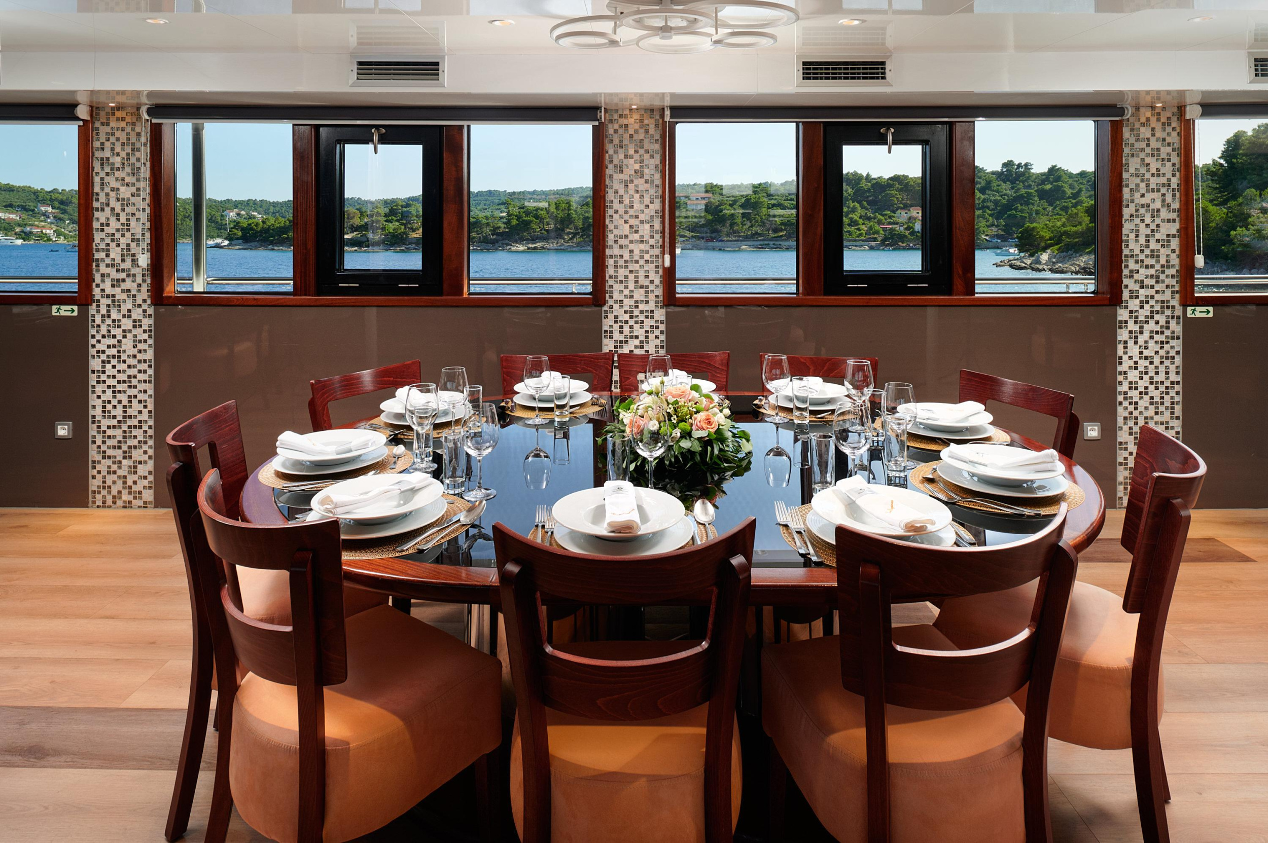Motoryacht Queen Eleganza — photo 19